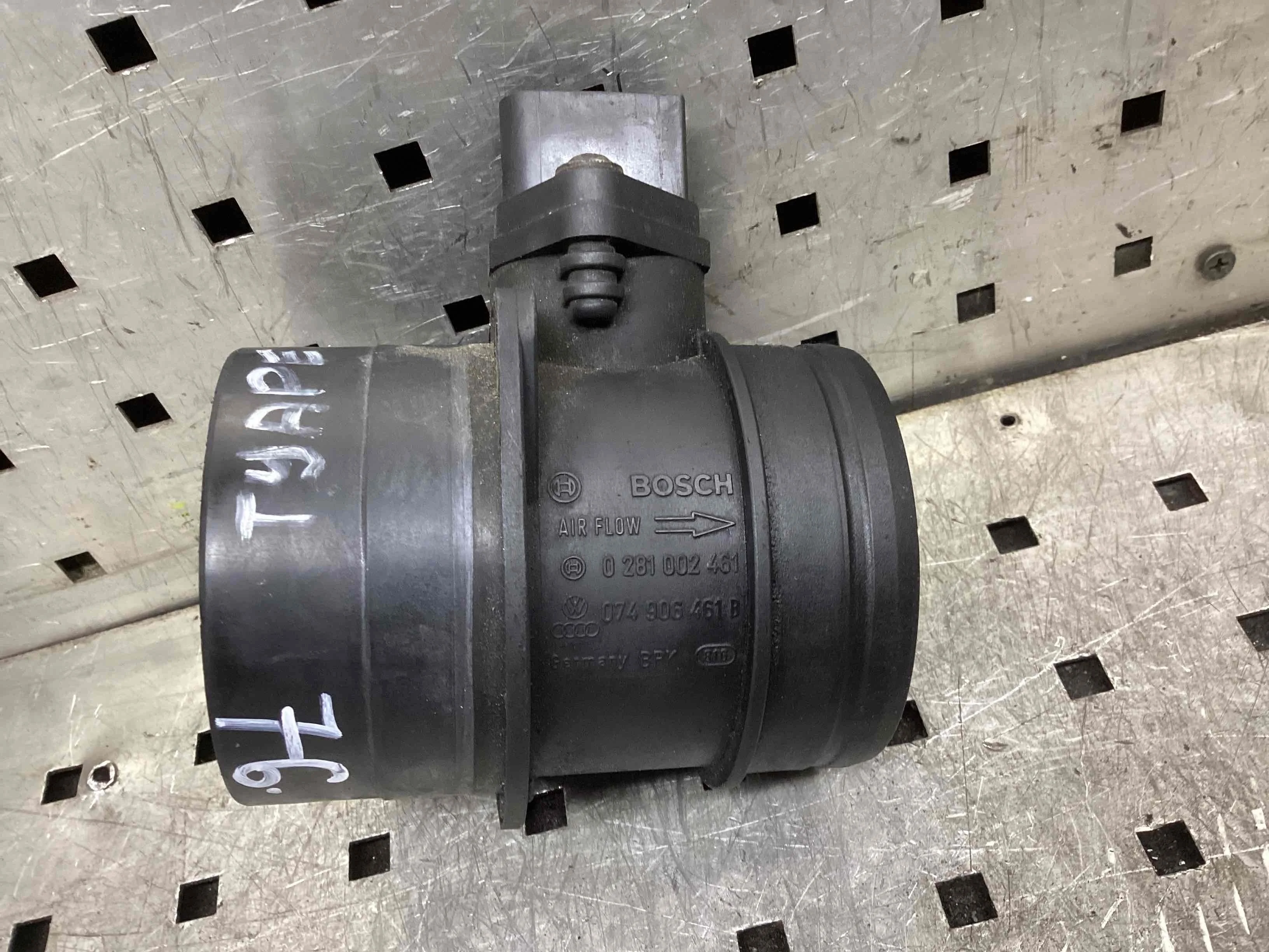 Расходомер воздуха Volkswagen Touareg Touareg I (7L) 2002-2006 2004 2,5 Дизель АКПП Внедорожник.