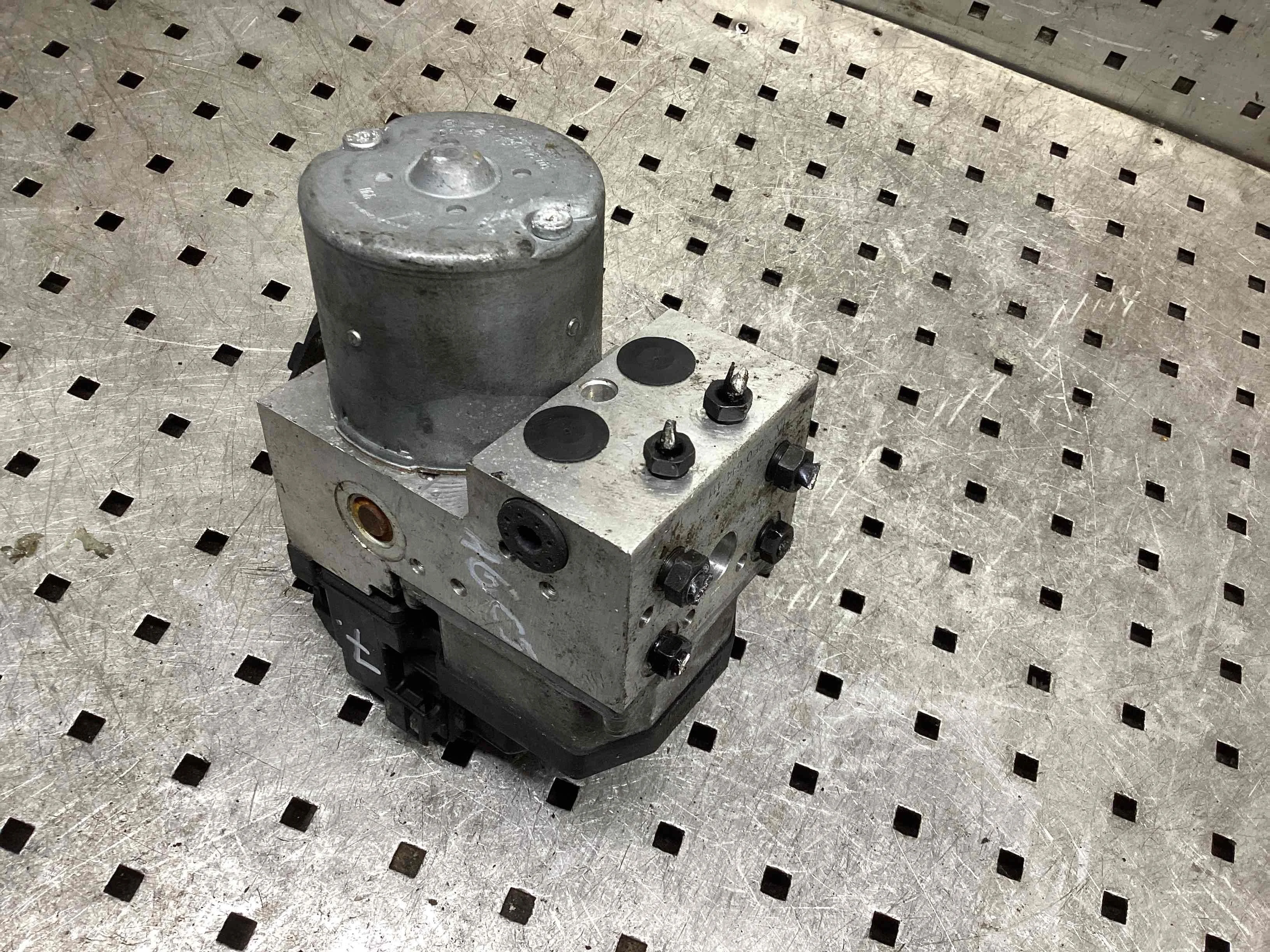 Блок ABS Audi A6 A6 C5 (4B) 1997-2001 1998 2,4 Бензин МКПП Универсал.