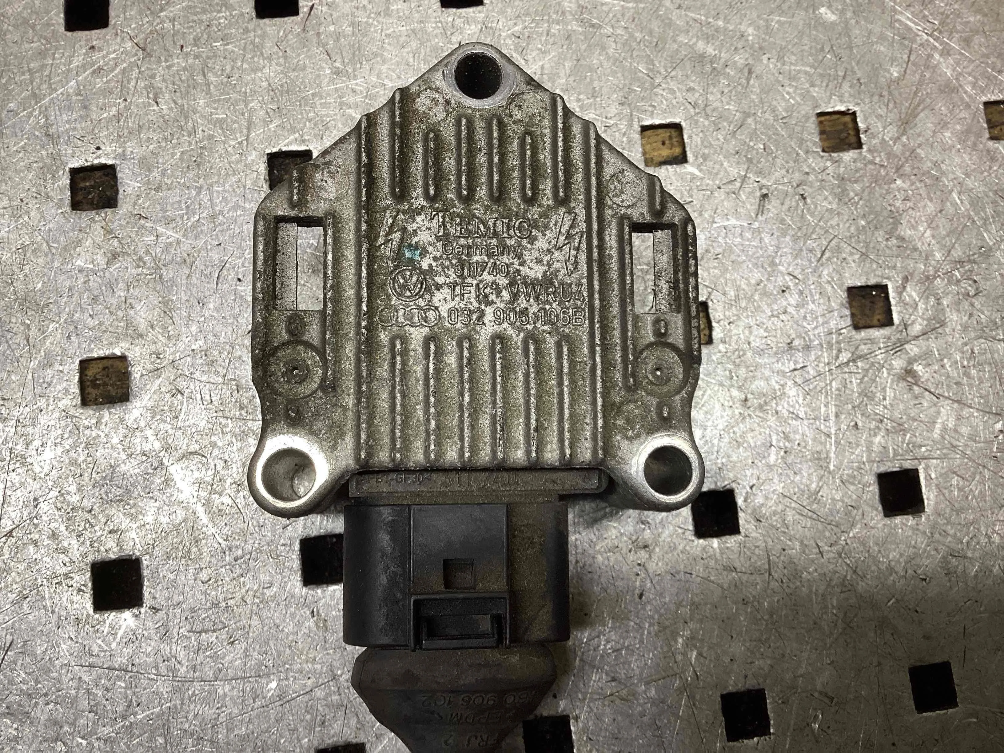 Коммутатор зажигания Volkswagen Passat Passat B5 (3B) 1996-2000 1998 1,6 Бензин МКПП Седан.