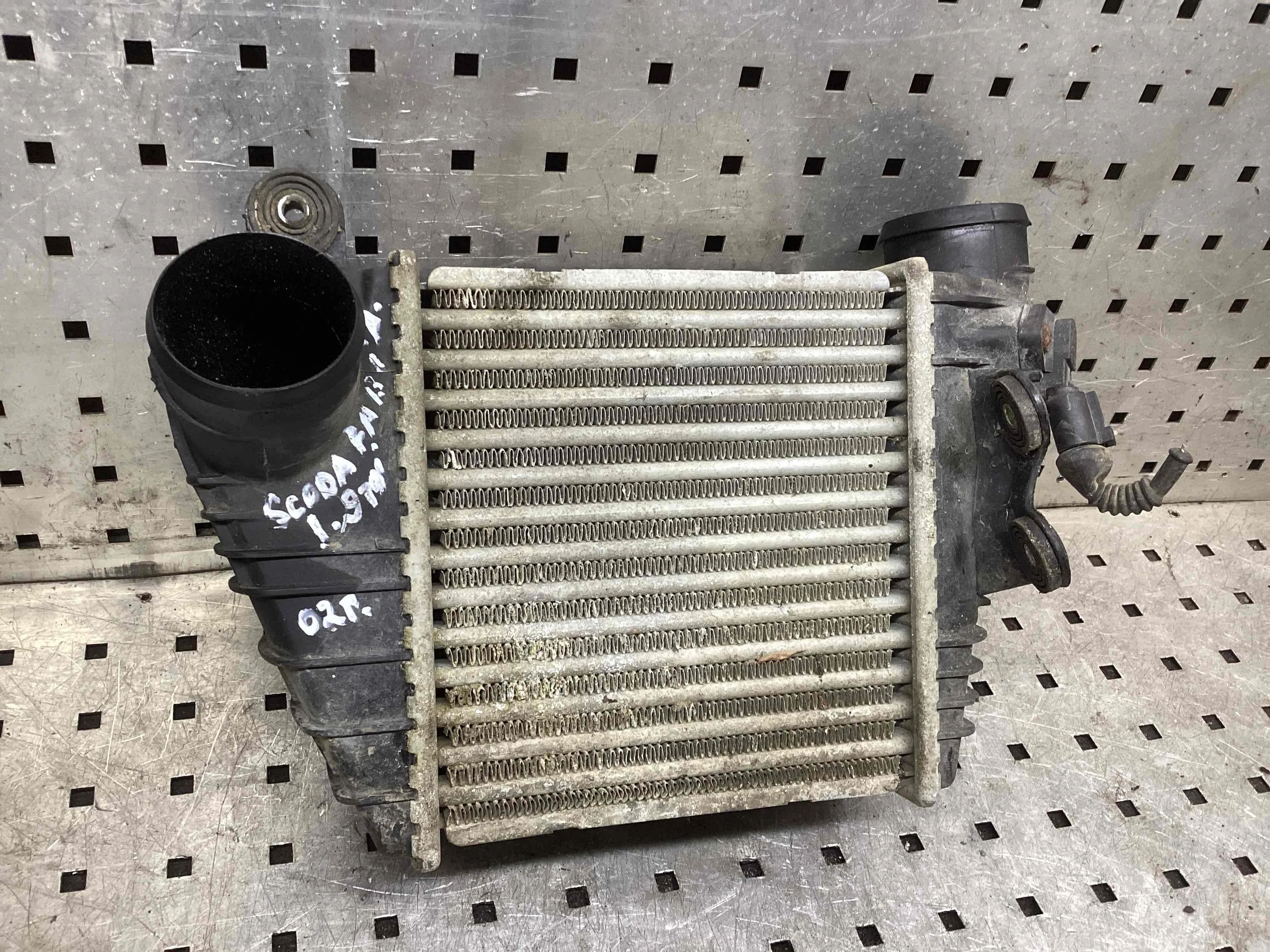 Интеркулер Skoda Fabia Fabia I (6Y) 1999-2004 2002 1,9 Дизель МКПП Универсал.