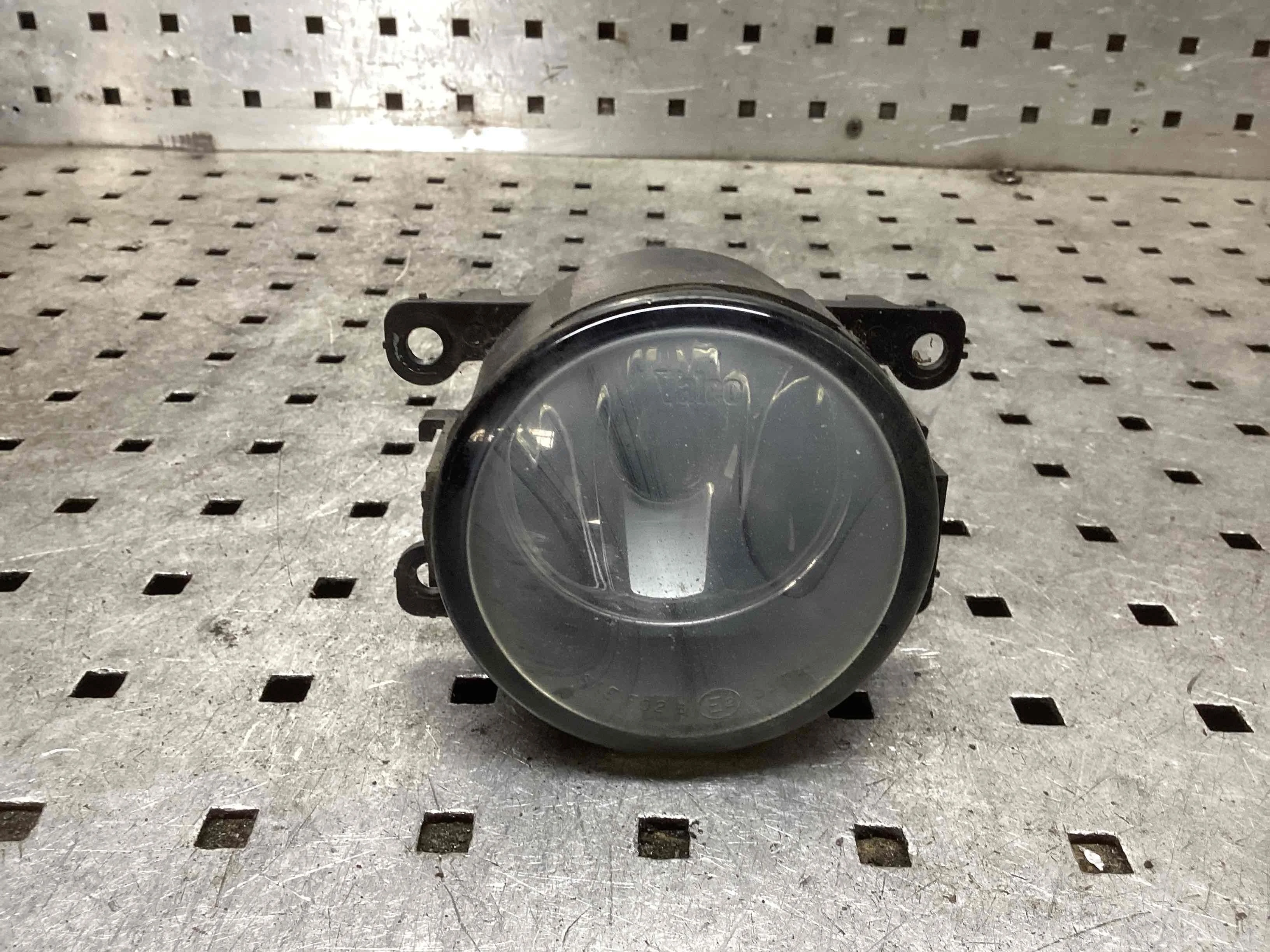 Фара противотуманная левая Renault Scenic Scenic II (JM) 2003-2006 2004