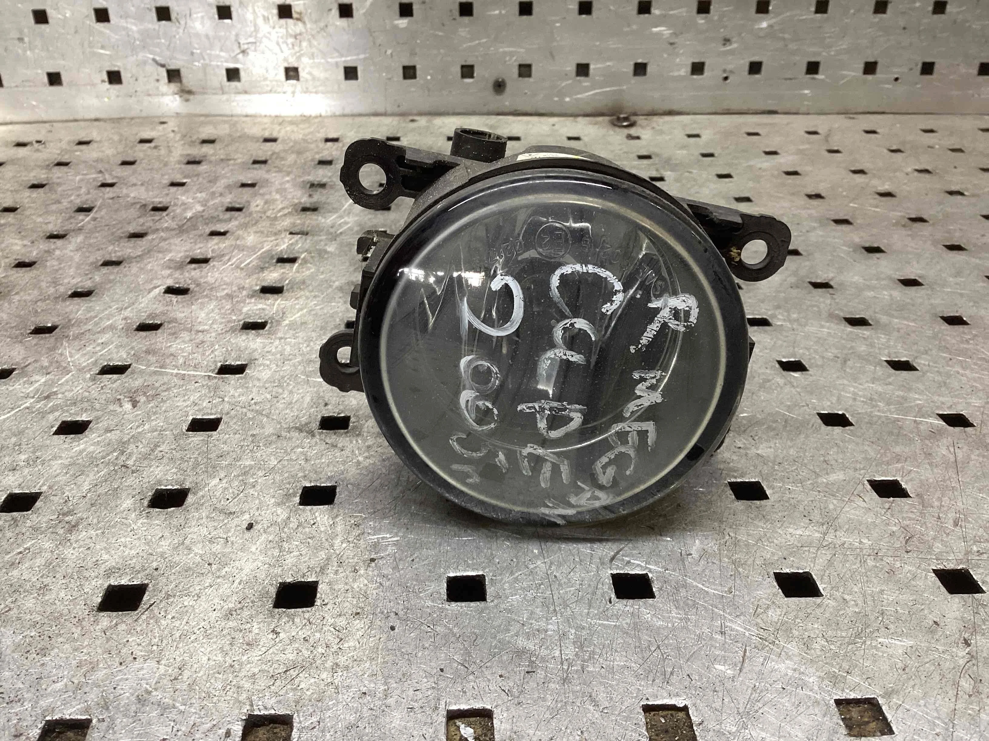Фара противотуманная левая Renault Megane Megane II 2002-2006 2005
