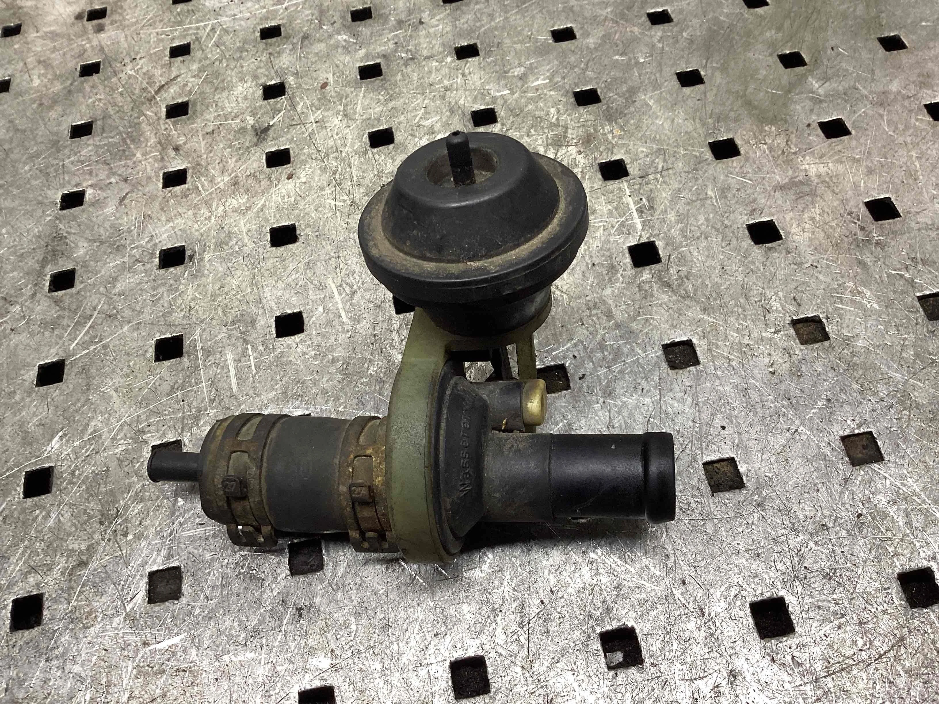 Кран отопителя (печки) Volkswagen Passat Passat B5+ (3B) 2000-2005 рестайлинг 2001 1,9 Дизель