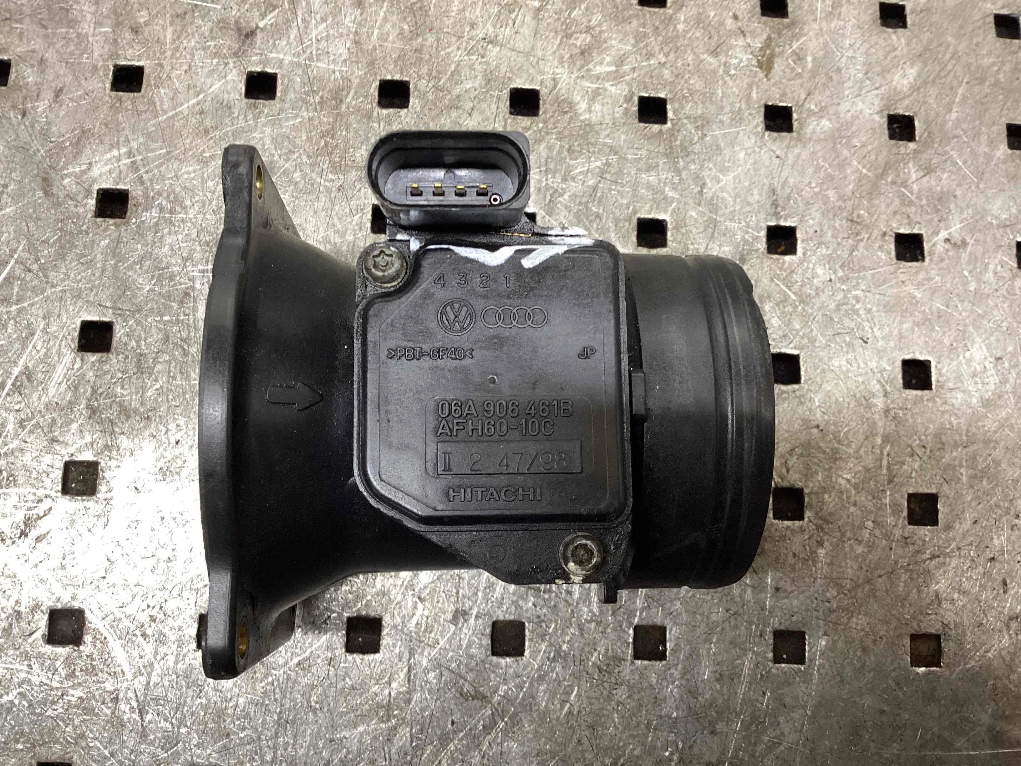 Расходомер воздуха Volkswagen Passat Passat B5 (3B) 1996-2000 1999 1,6 Бензин МКПП Седан.