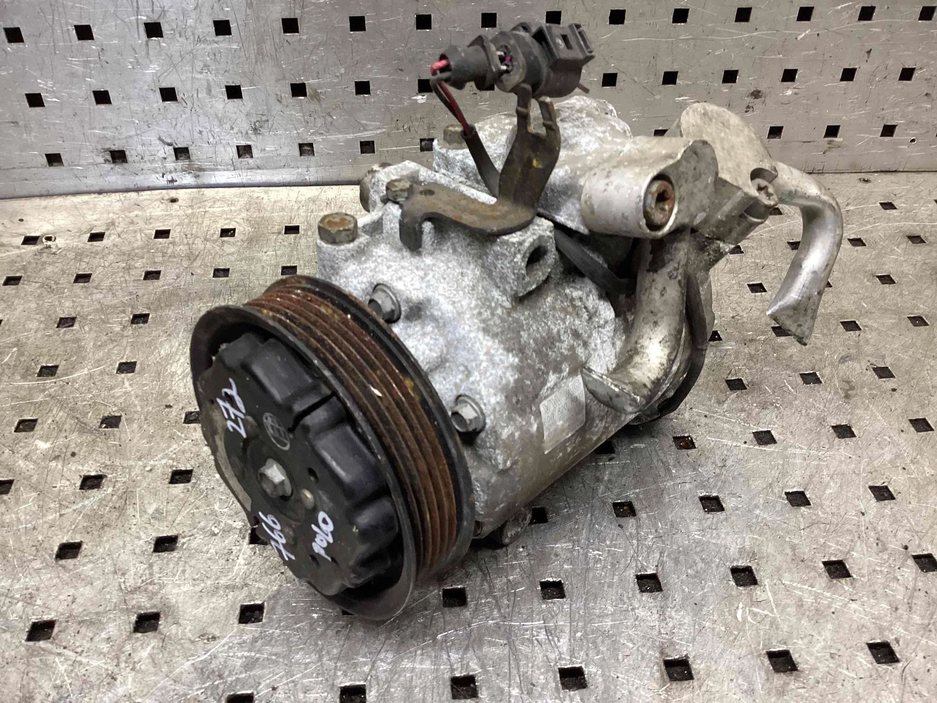 Компрессор кондиционера Volkswagen Polo Polo IV (9N) 2001-2005 2003 1,2 Бензин