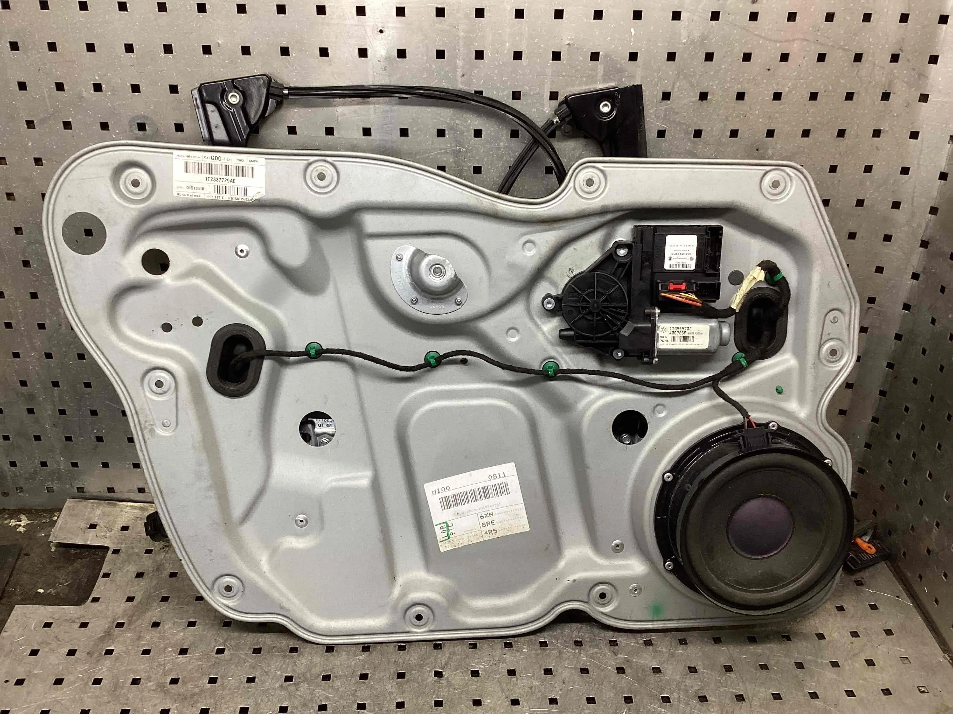 Стеклоподъемник передний левый Volkswagen Touran Touran I (1T) 2003-2006 2004 1,6 Бензин МКПП Минивэн.