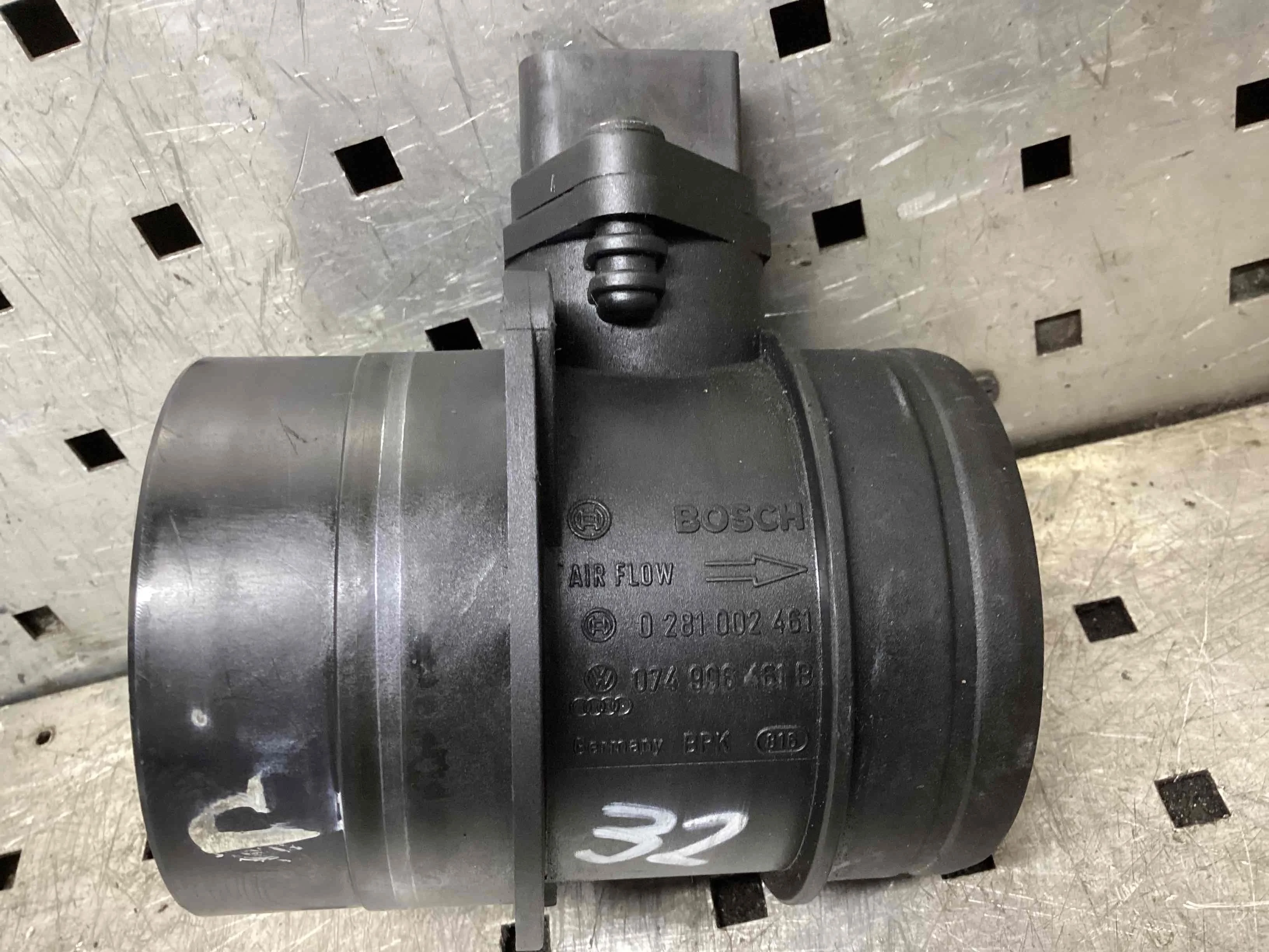 Расходомер воздуха Volkswagen Passat Passat B6 (3C) 2005-2010 2006 2,0 Дизель МКПП Седан.