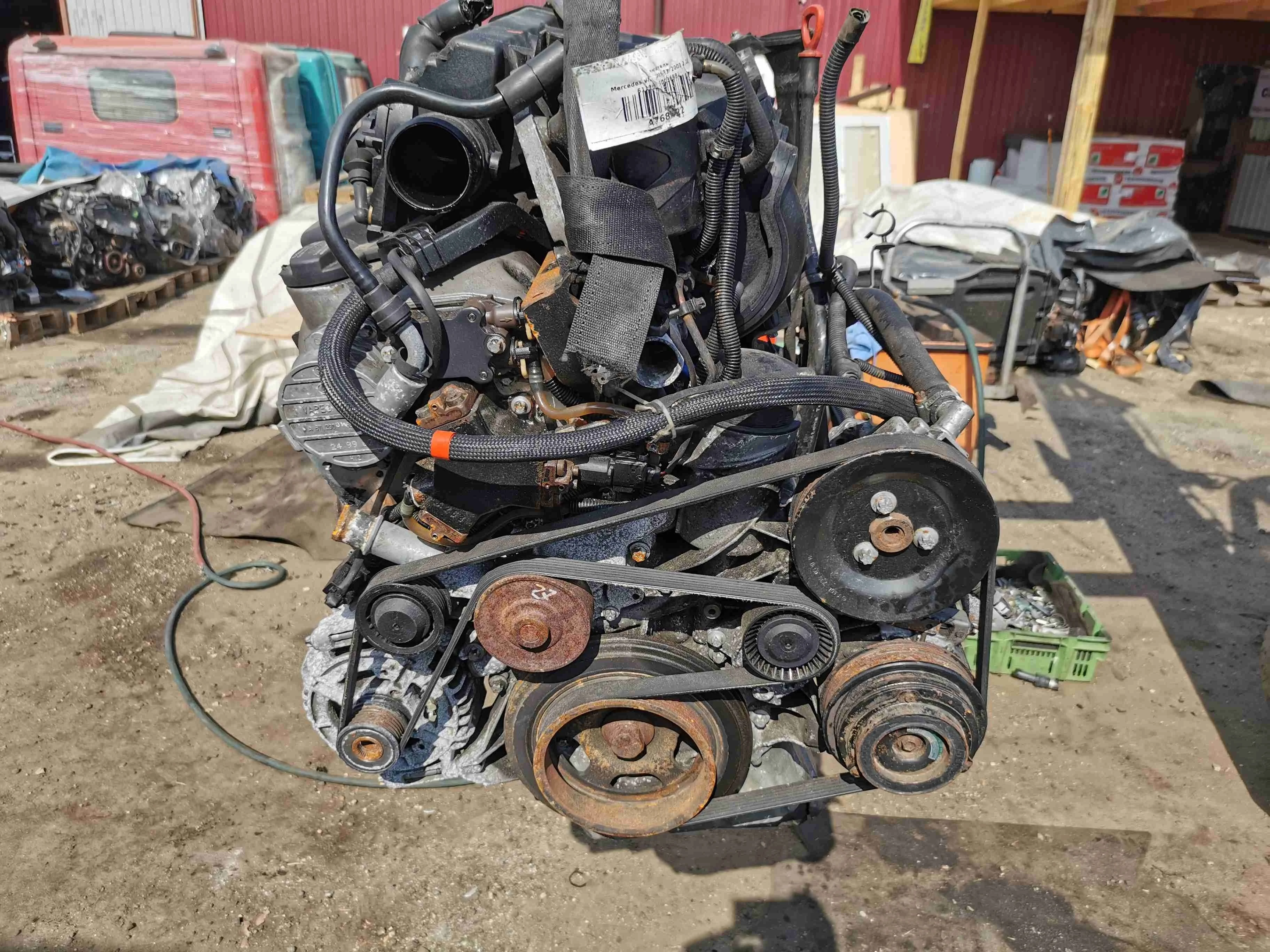 Двигатель Mercedes Vito (W638) 1996-2003  2003 2,2 Дизель МКПП 5ст. Микроавтобус.