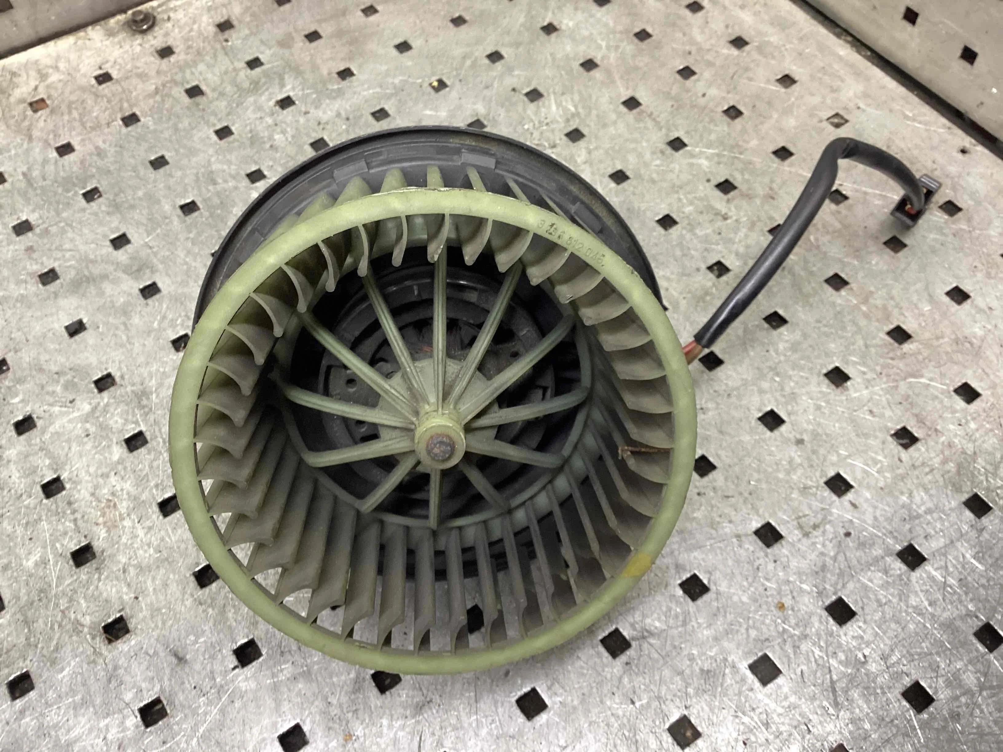 Моторчик печки Audi 80 80 B3 (89) 1986-1991 1991 2,0 Бензин МКПП Седан.