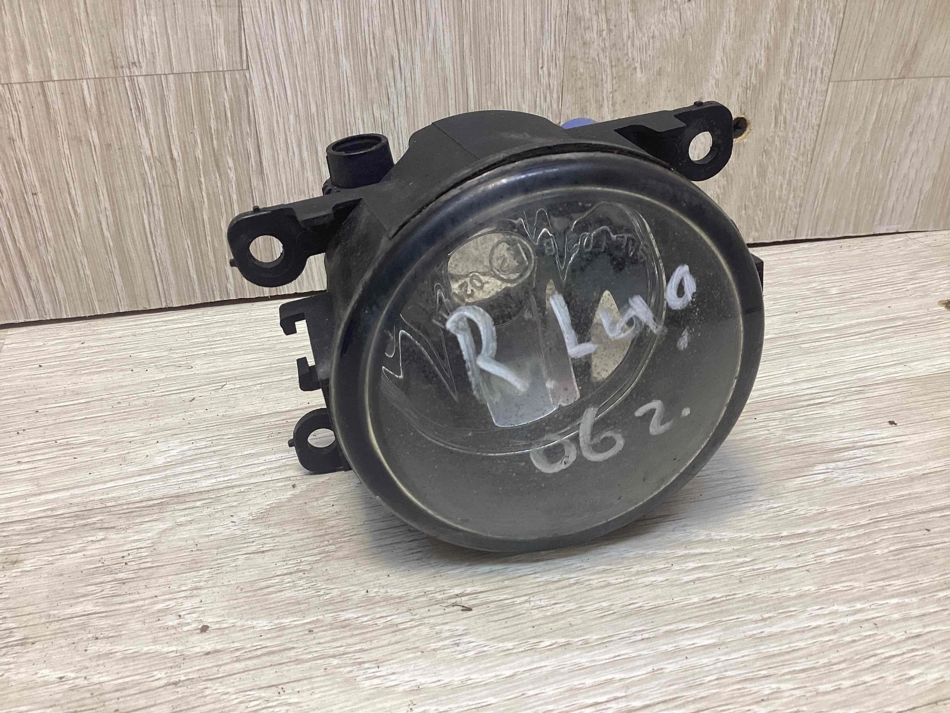 Фара противотуманная левая Renault Laguna Laguna II (X74) 2005-2007 рестайлинг 2006 1,9 Дизель АКПП Лифтбек.