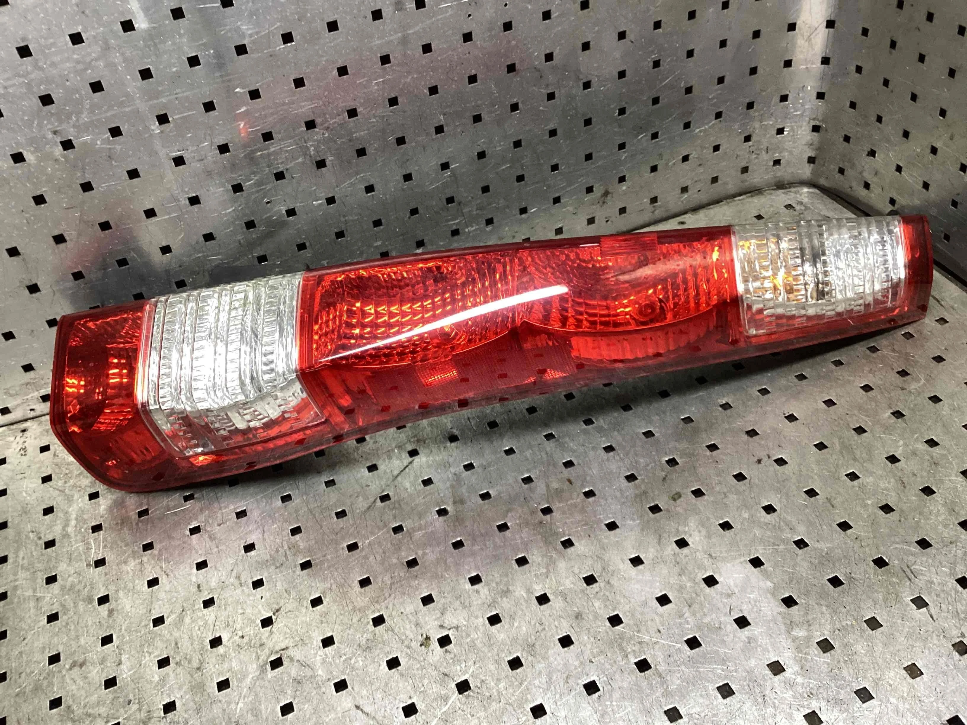 Фонарь задний правый Honda CR-V CR-V II (RD8, RD9) 2004-2006 рестайлинг 2006