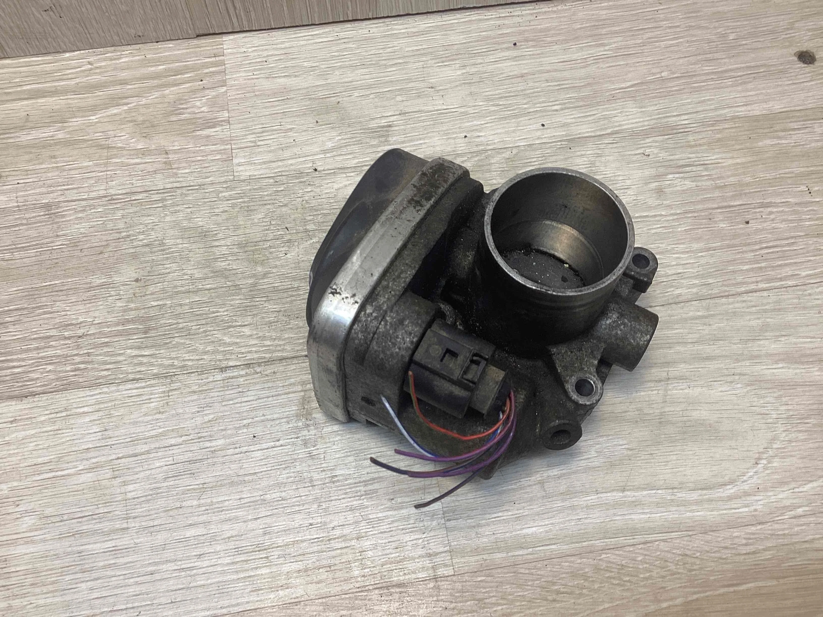 Заслонка дроссельная Volkswagen Polo Polo IV (9N) 2001-2005 2002 1,2 Бензин