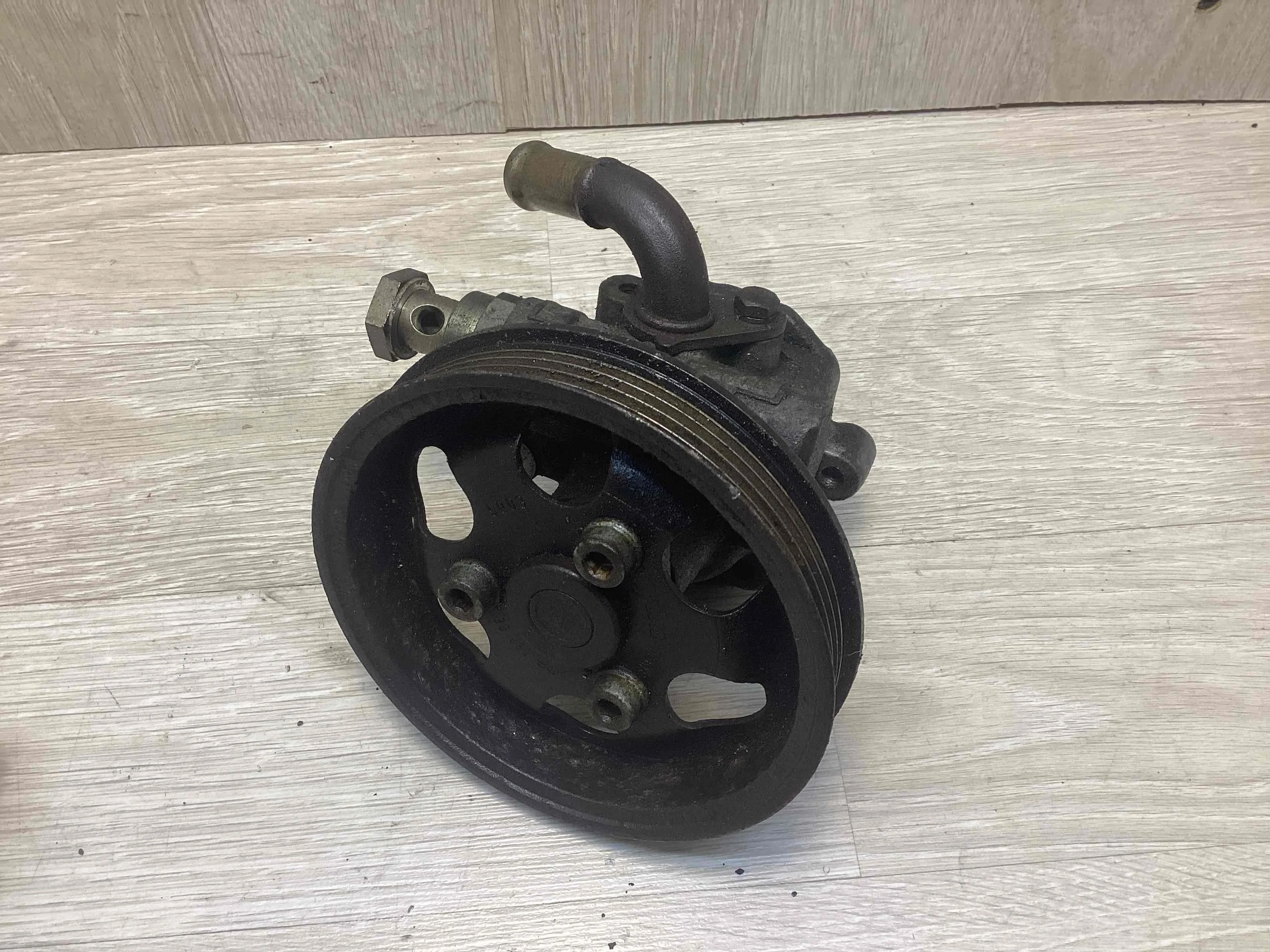 Насос гидроусилителя руля Volkswagen Passat Passat B5 (3B) 1996-2000 2000 1,8 Бензин МКПП Седан.