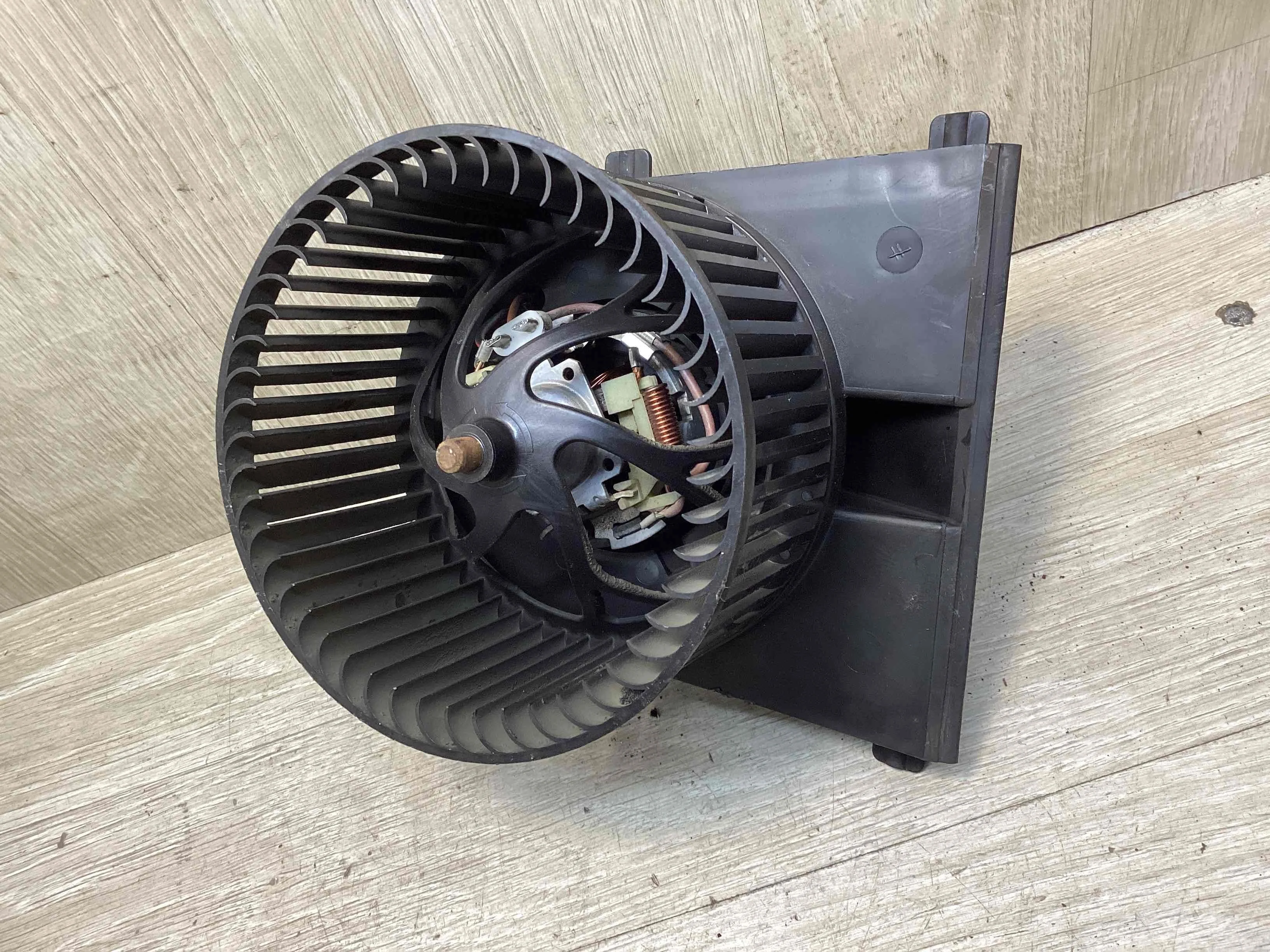 Моторчик печки Volkswagen Golf Golf IV (1J) 1997-2004 1999 1,4 Бензин МКПП 5ст. Хэтчбек 5дв.