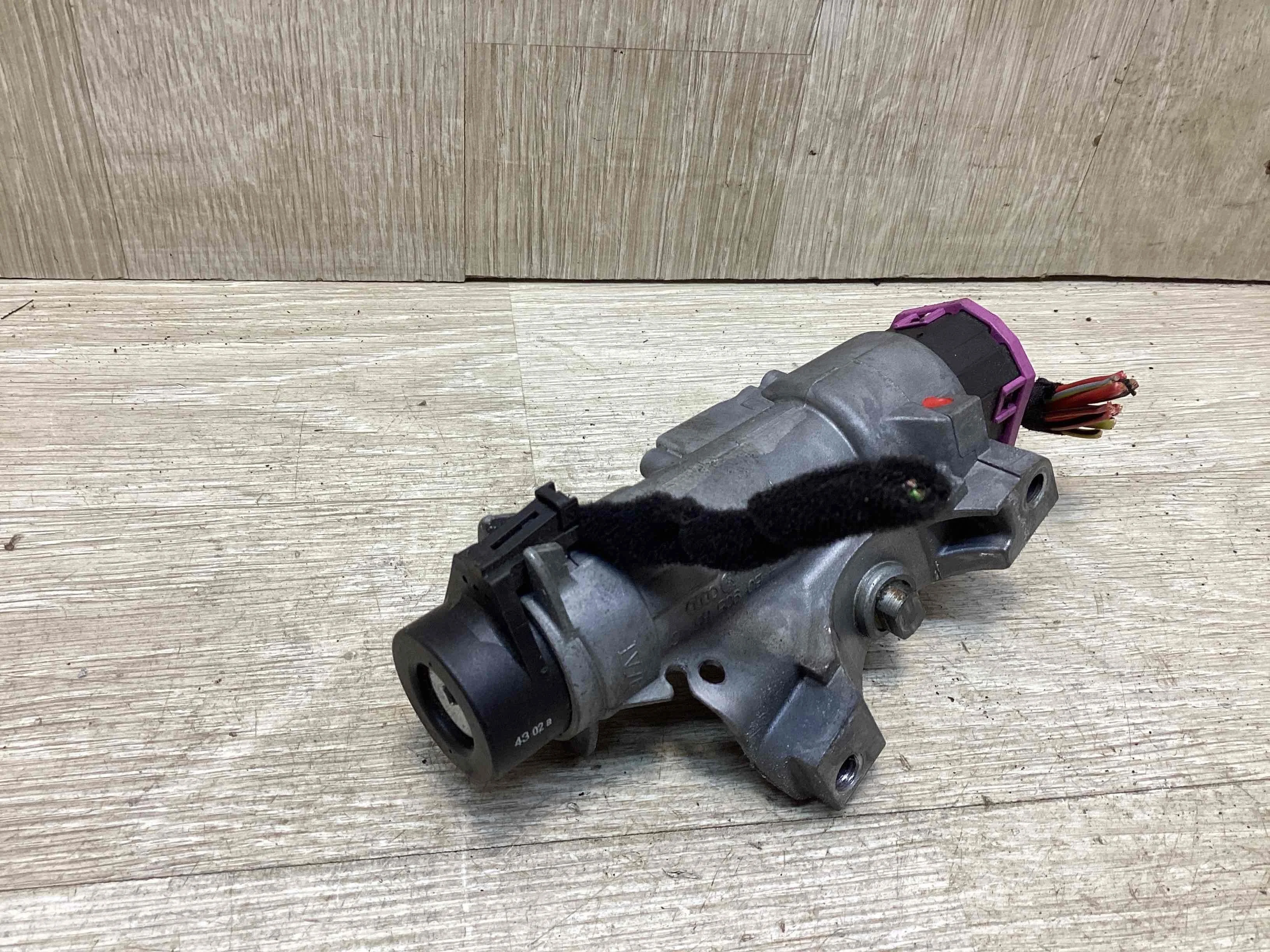 Замок зажигания Volkswagen Passat Passat B5+ (3B) 2000-2005 рестайлинг 2002   МКПП Седан.