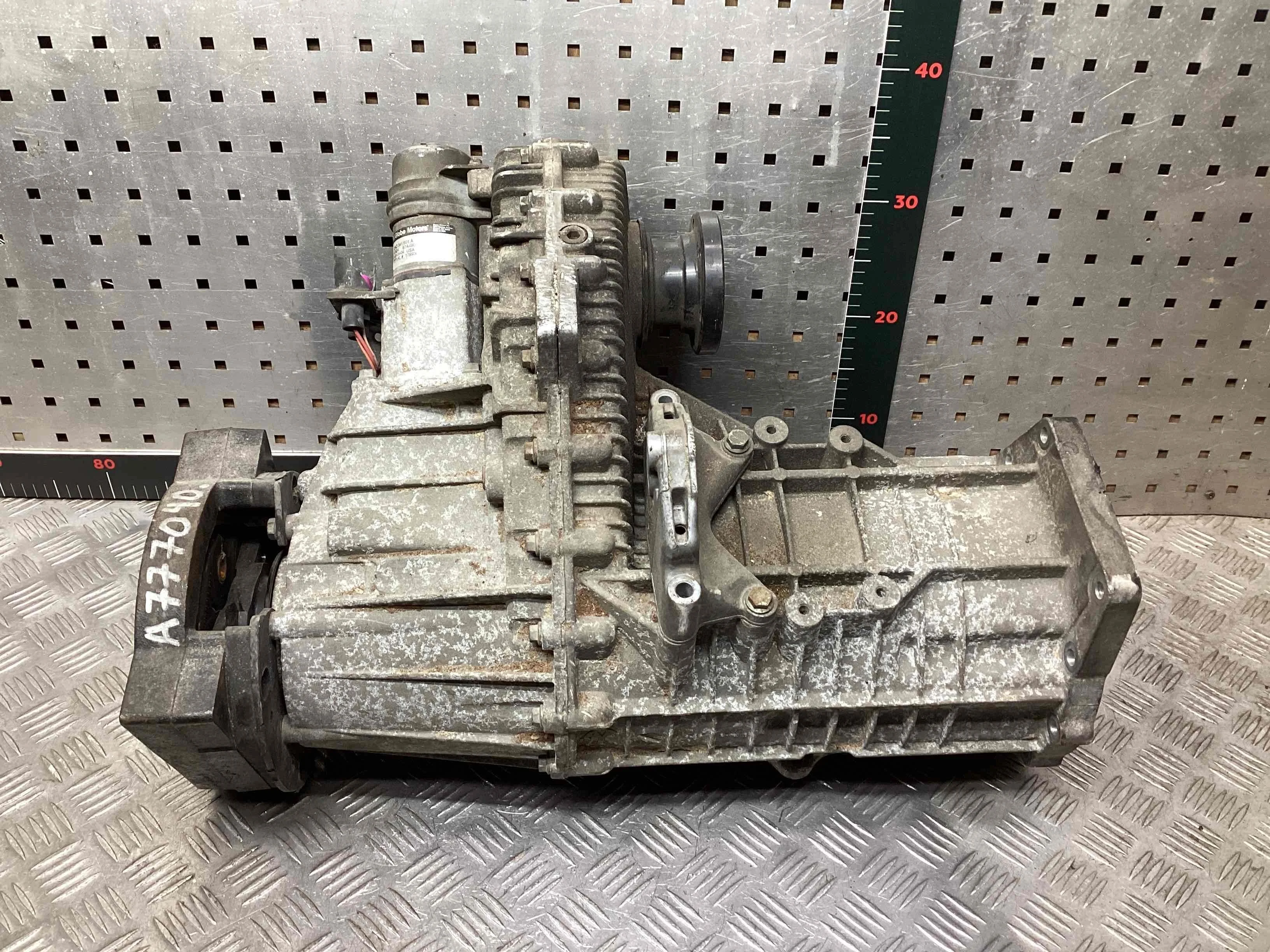 Раздаточная коробка Volkswagen Touareg Touareg I (7L) 2002-2006 2004 2,5 Дизель МКПП 6ст. Внедорожник.