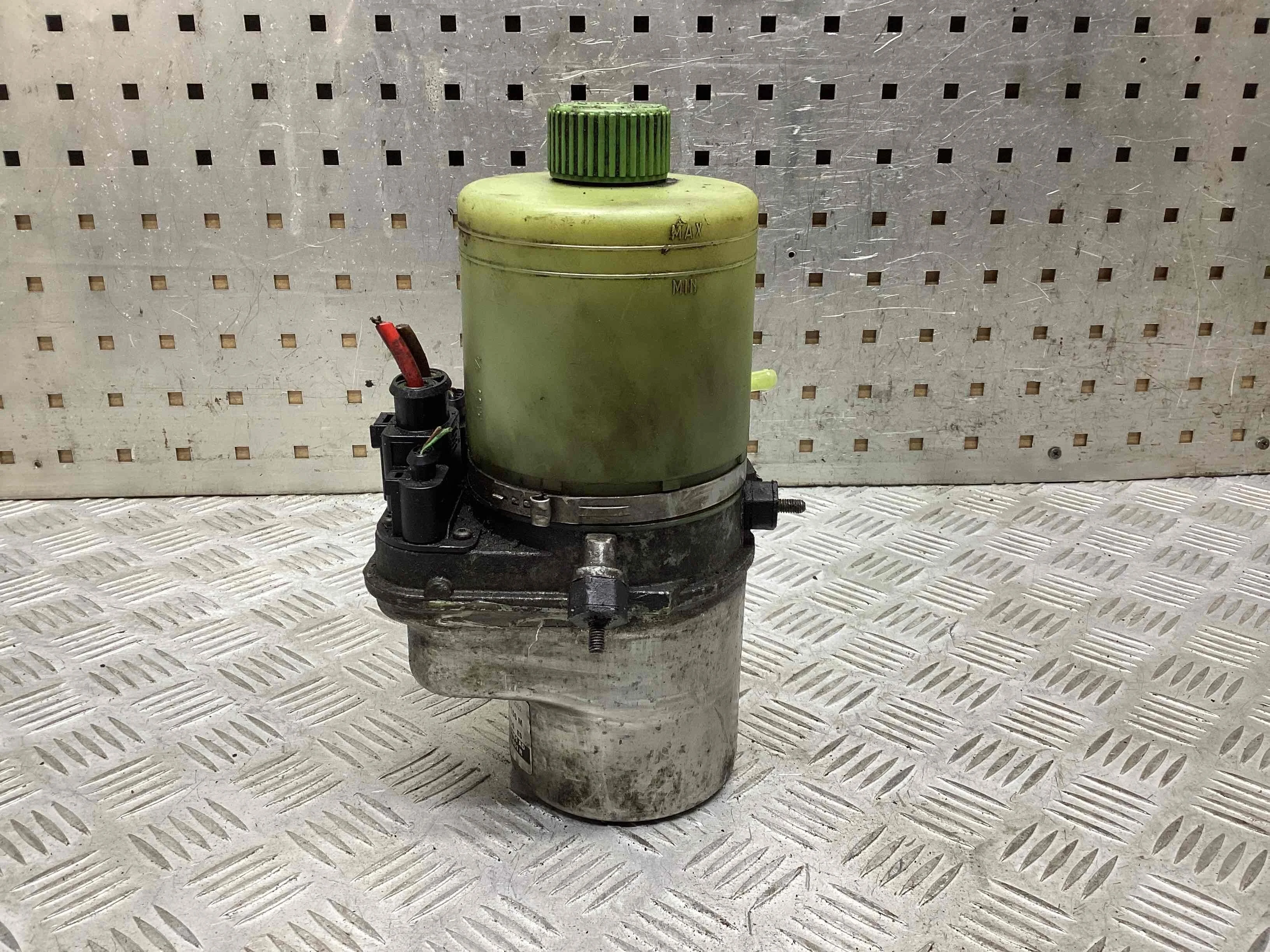 Электрогидроусилитель руля Volkswagen Polo Polo IV (9N) 2001-2005 2003 1,6 Бензин МКПП Хэтчбек.