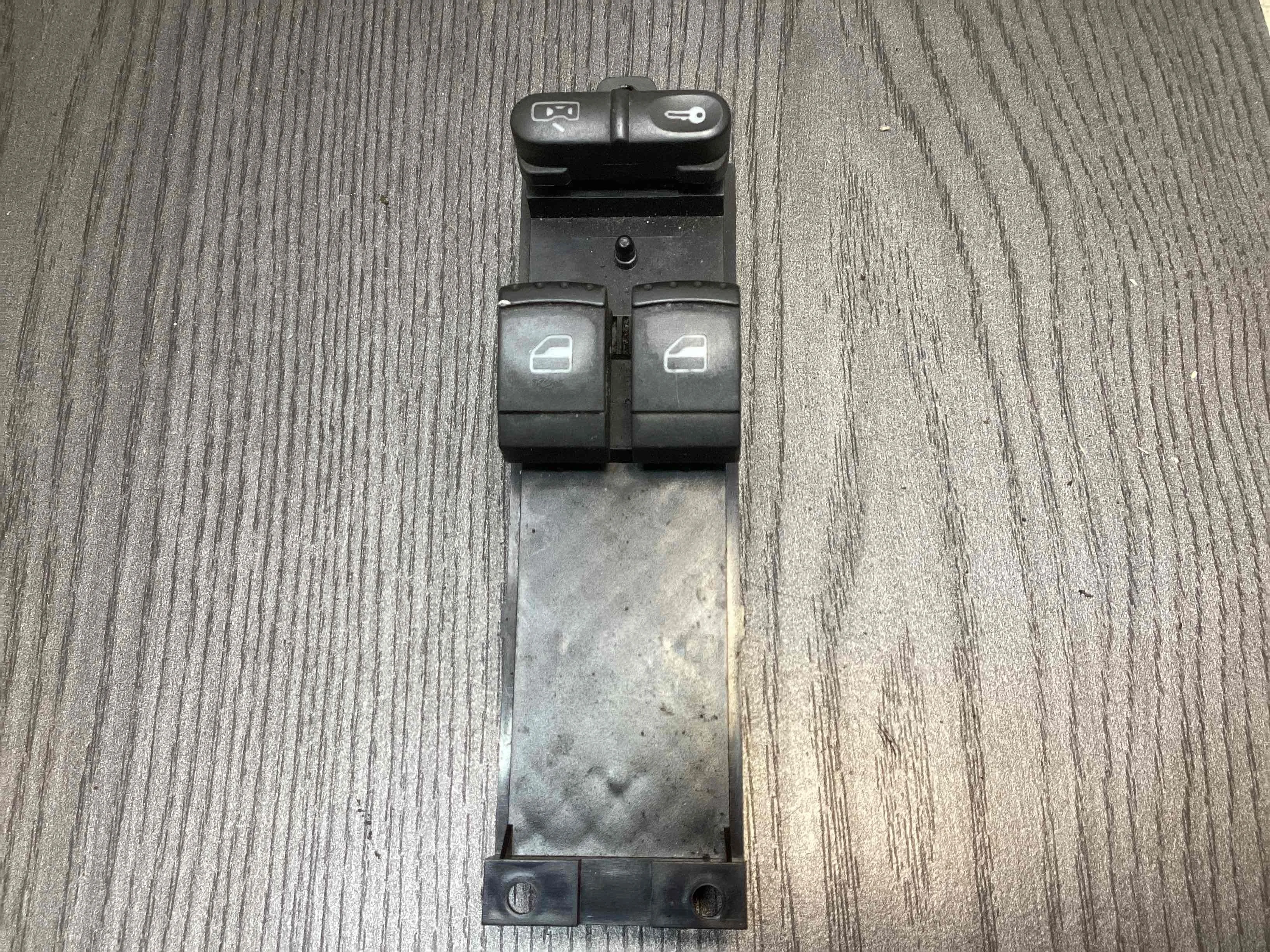 Блок управления стеклоподъемниками Volkswagen Golf Golf IV (1J) 1997-2004 2000