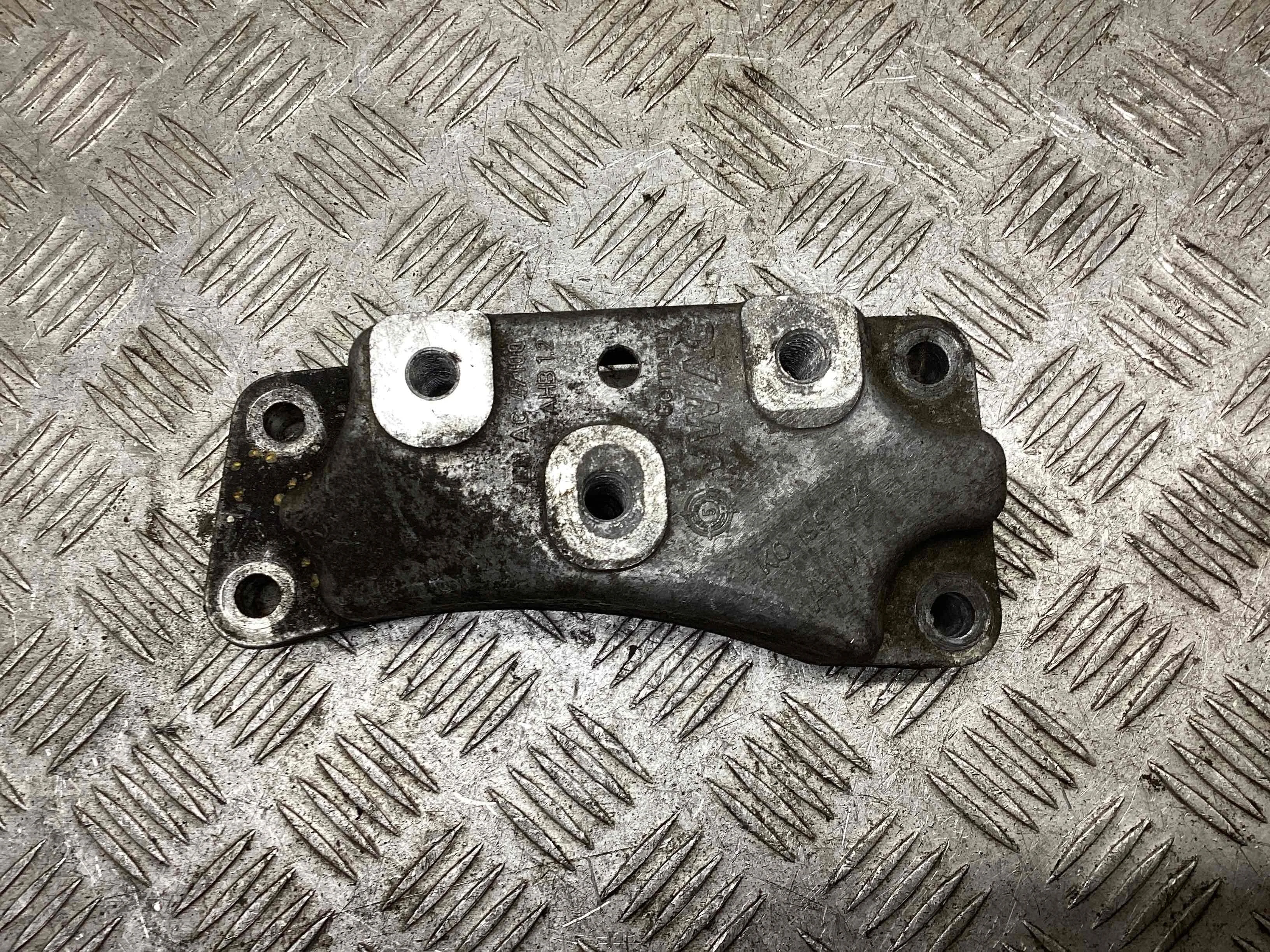 Кронштейн КПП Volkswagen Golf Golf V (1K) 2004-2009 2005 2,0 Дизель