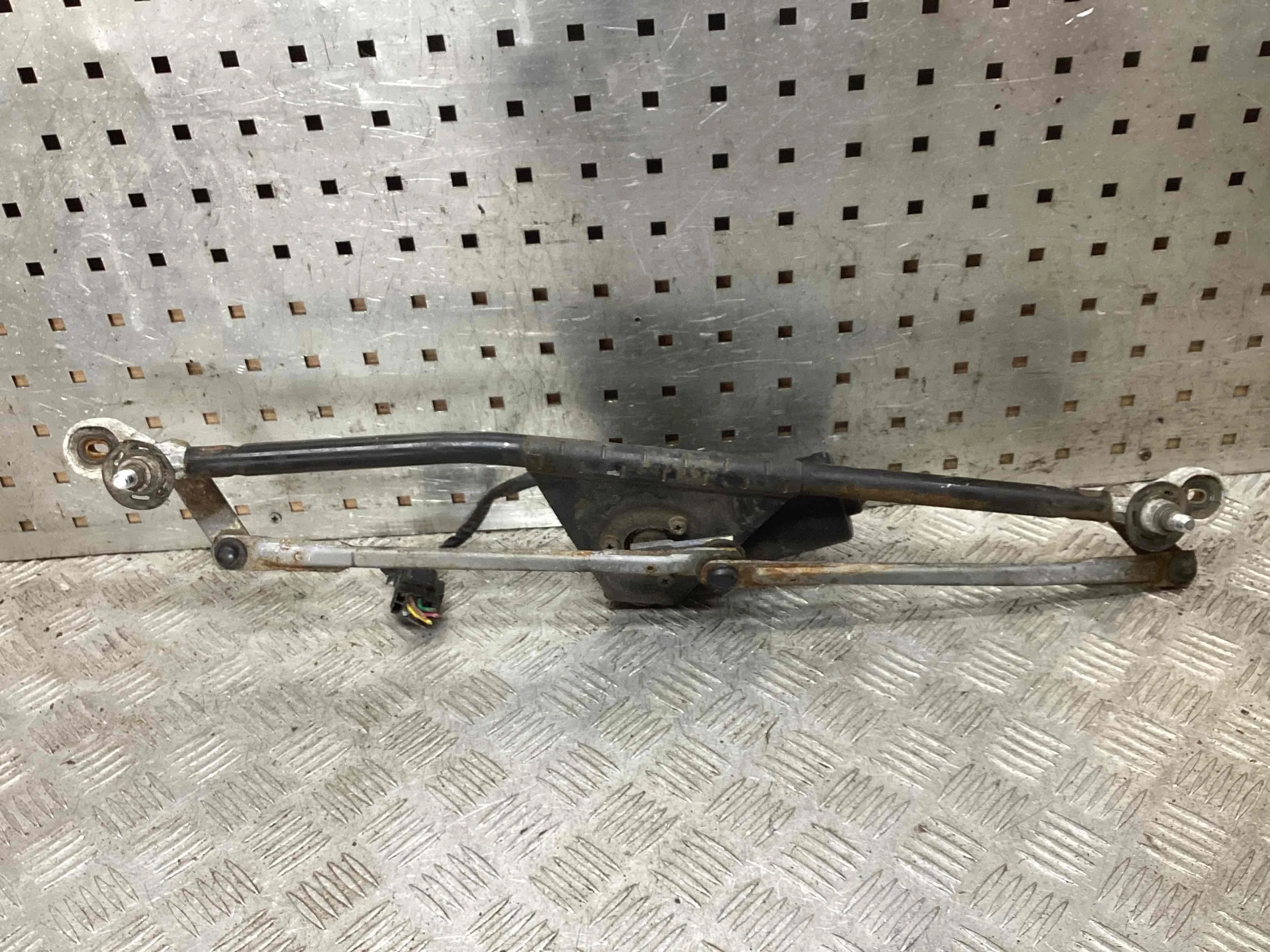 Механизм стеклоочистителя (трапеция дворников) Hyundai Sonata Sonata IV (EF) 1998-2004 2003 2,0 Бензин МКПП 5ст. Седан.