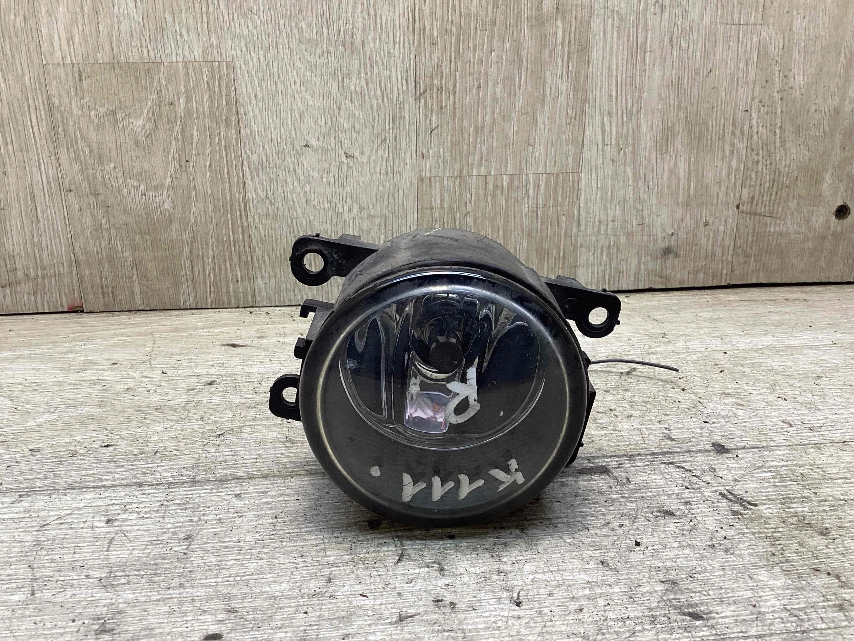 Фара противотуманная правая Renault Megane Megane II 2006-2009 рестайлинг 2006 1,6 Бензин МКПП 5ст. Кабриолет.