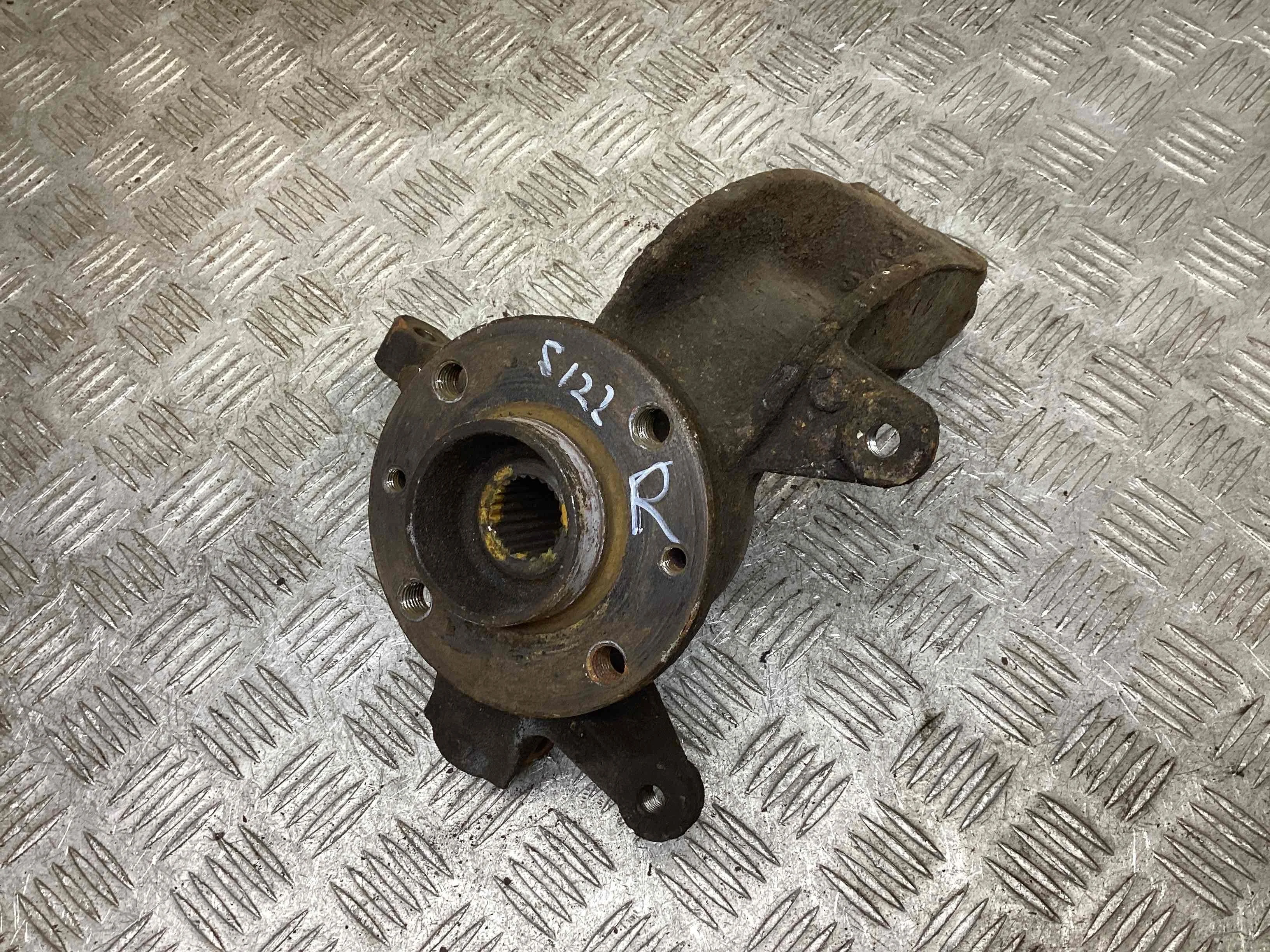 Ступица передняя правая Renault Megane Megane II 2002-2006 2003 2,0 Бензин МКПП 6ст. Кабриолет.