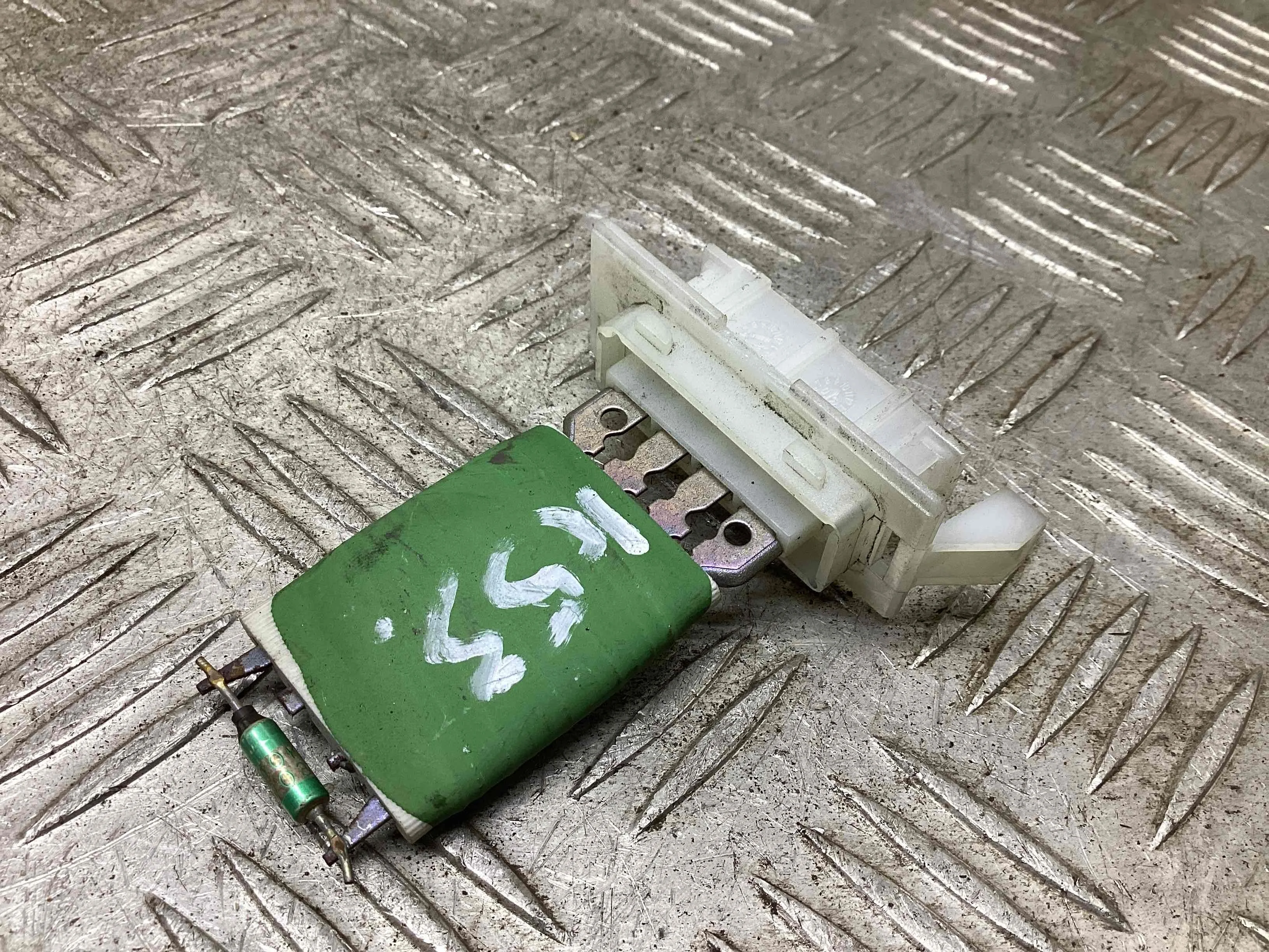 Сопротивление печки Volkswagen Golf Plus Golf+ V (5M) 2005-2014 2008 1,4 Бензин АКПП Хэтчбек 5дв.