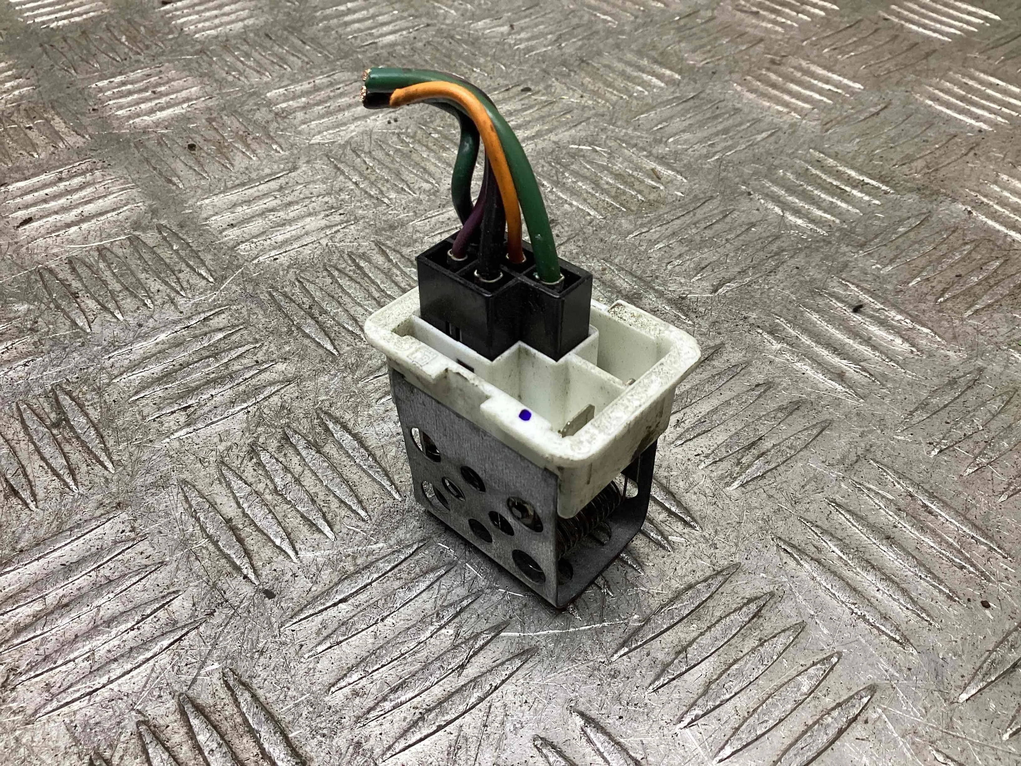 Сопротивление печки Opel Astra Astra H 2007-2010 рестайлинг 2007 1,6 Бензин МКПП 5ст. Универсал.