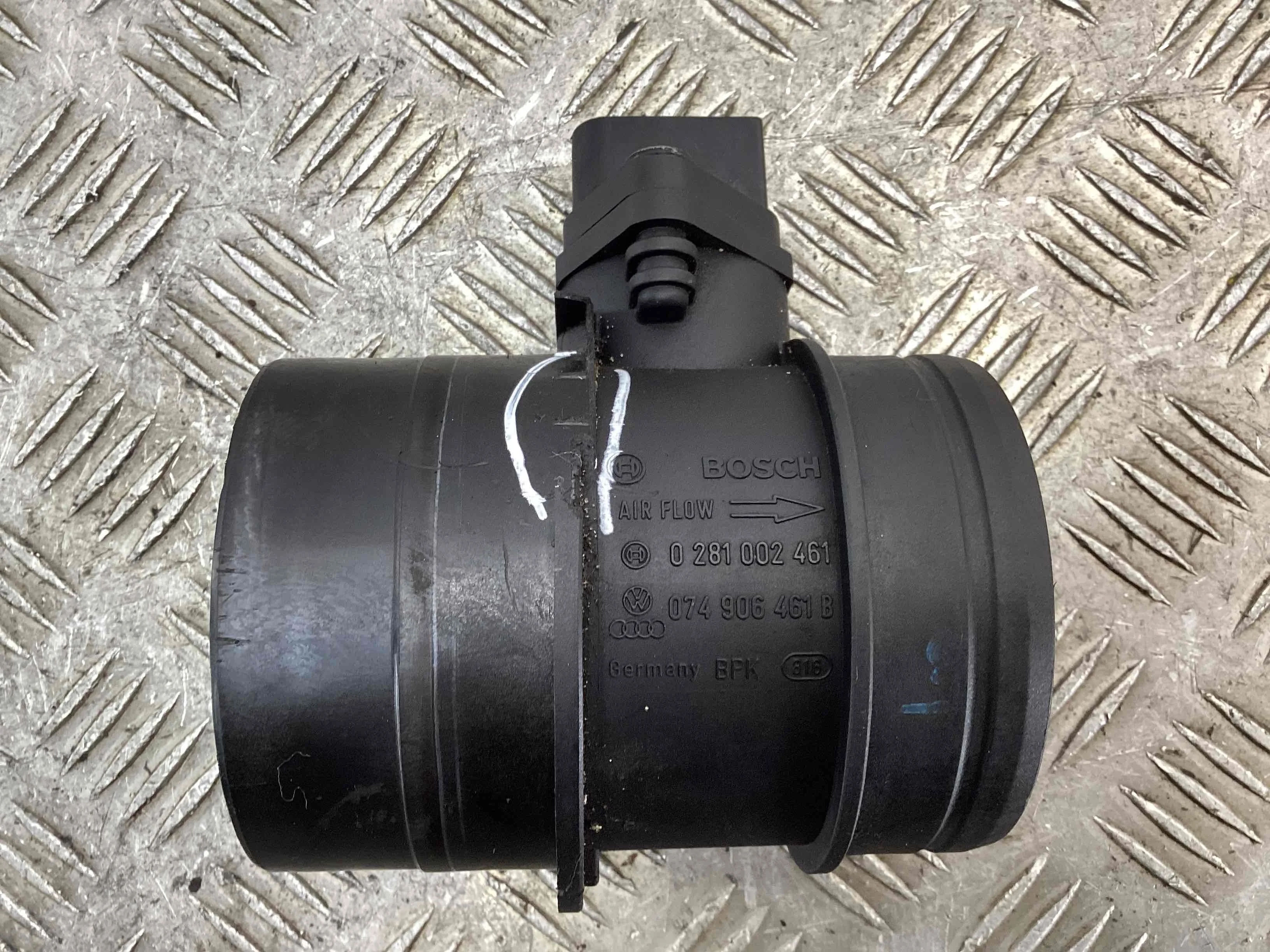 Расходомер воздуха Audi A4 A4 B6 (8EC, 8E5) 2000-2004 2004 1,9 Дизель МКПП 6ст. Универсал.