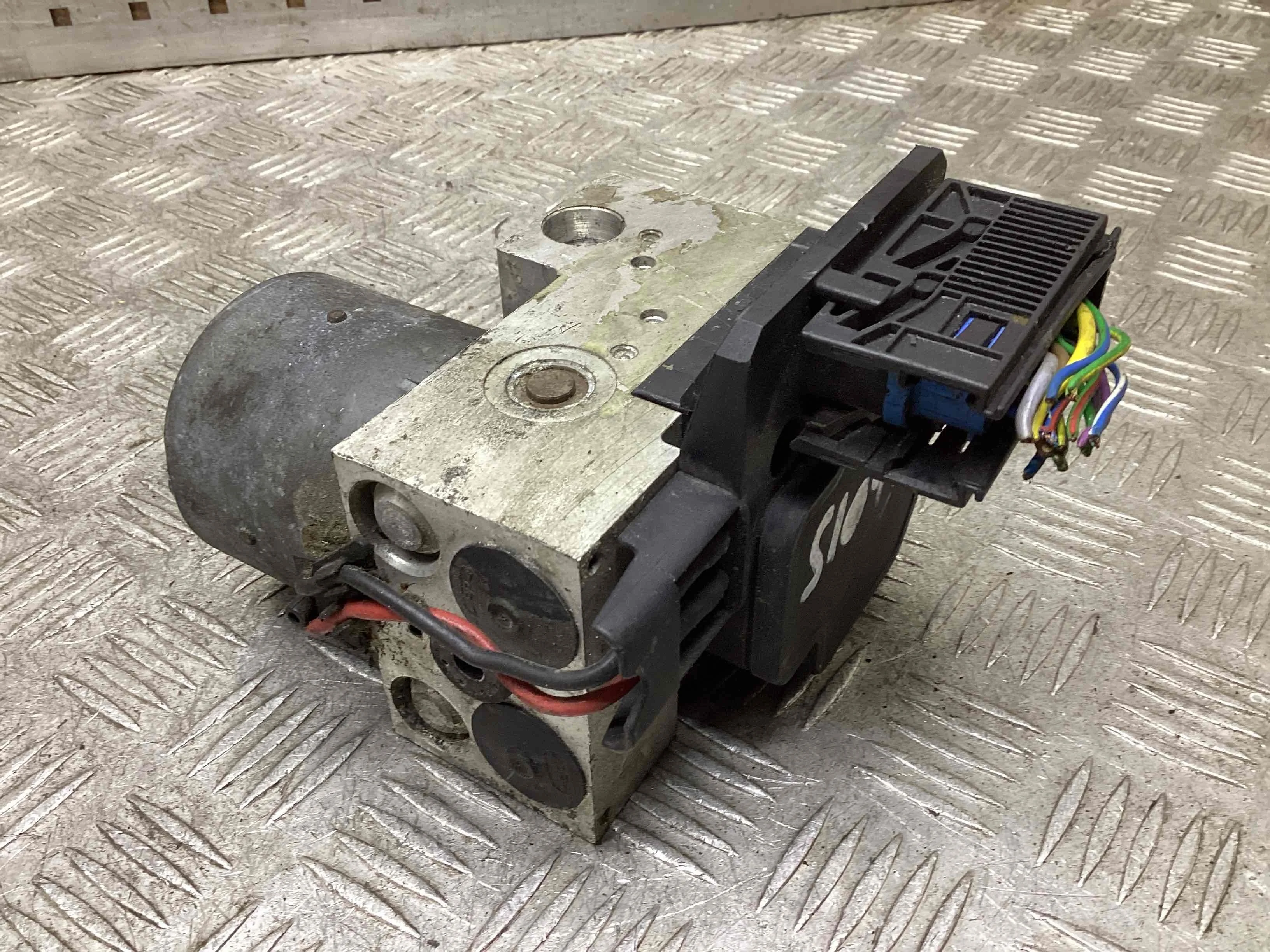 Блок ABS Volkswagen Passat Passat B5 (3B) 1996-2000 2000 1,6 Бензин МКПП 5ст. Универсал.