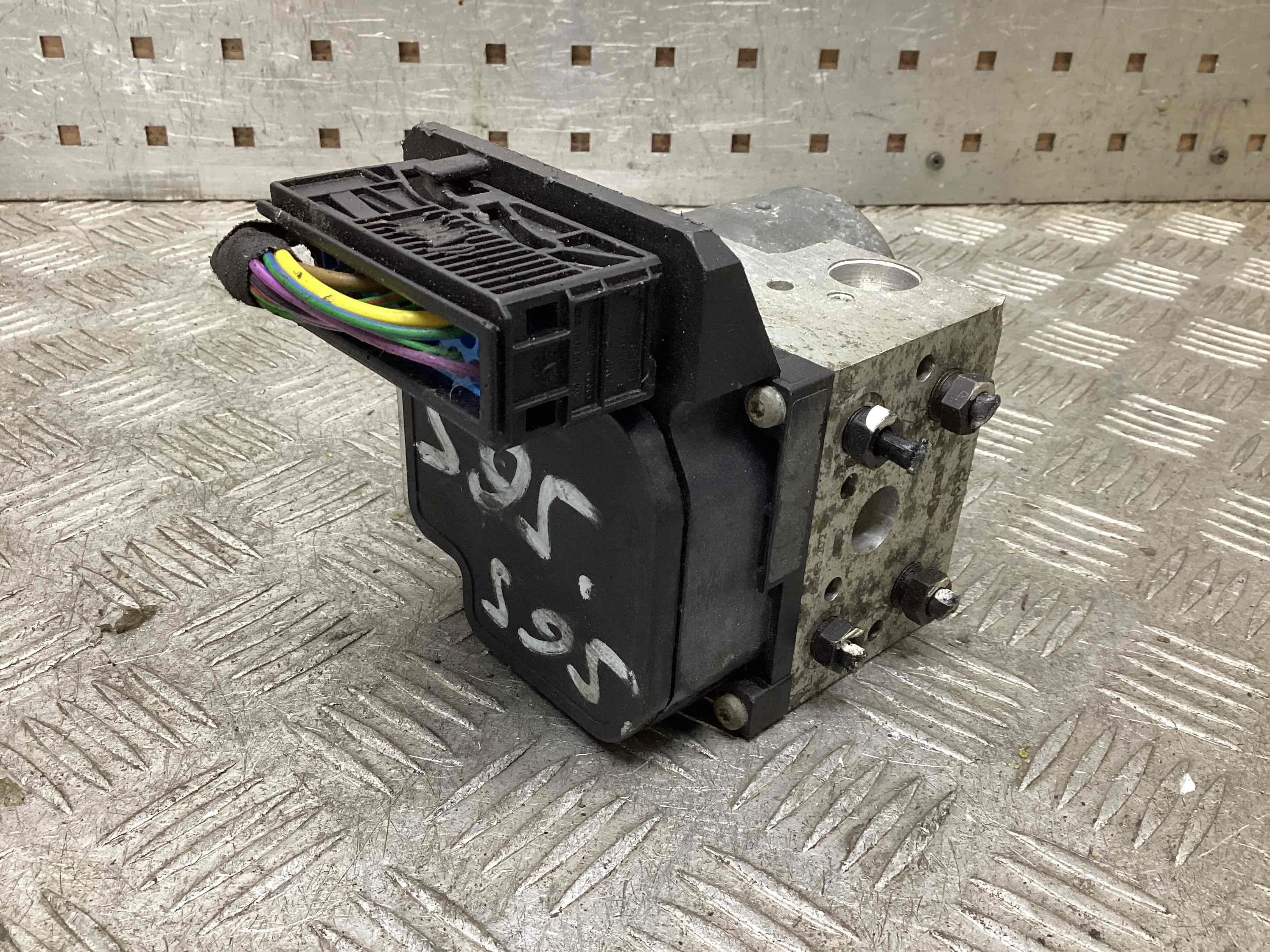 Блок ABS Volkswagen Passat Passat B5 (3B) 1996-2000 2000 1,6 Бензин МКПП 5ст. Седан.