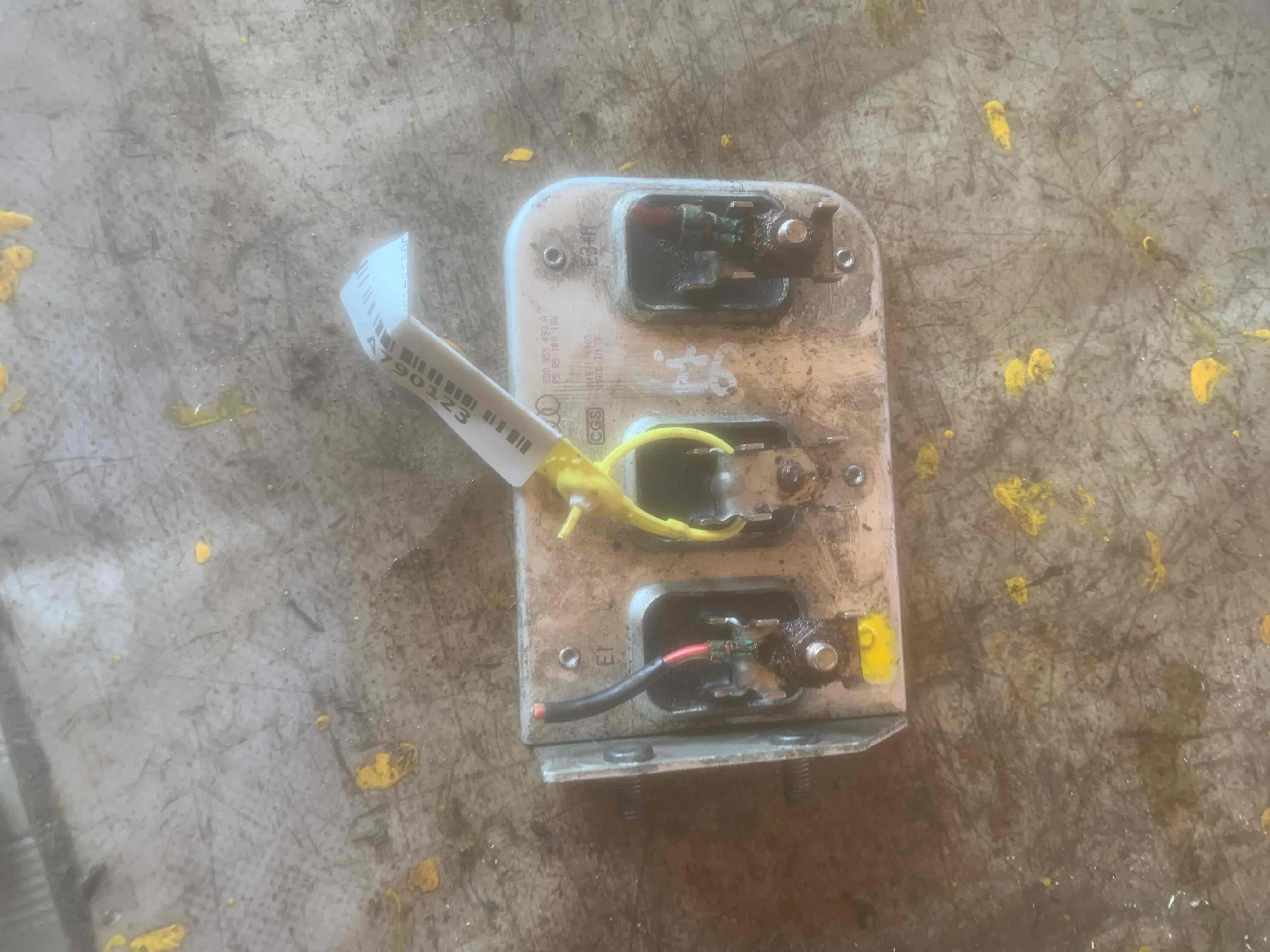 Реле вентилятора Audi A6 A6 C5 (4B) 2001-2004 рестайлинг 2003 2,5 Дизель АКПП Универсал.