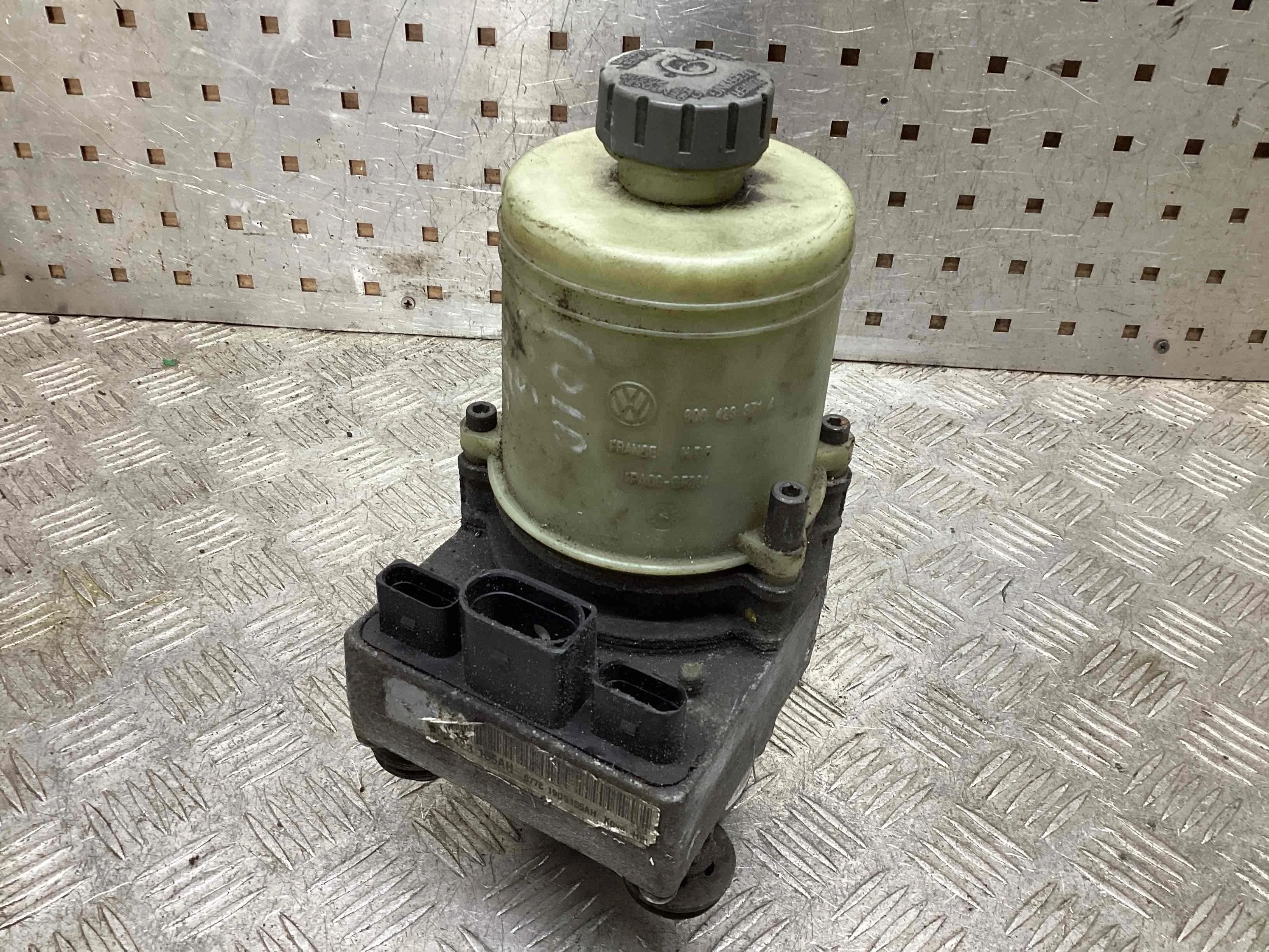 Электрогидроусилитель руля Volkswagen Polo Polo IV (9N) 2001-2005 2005 1,2 Бензин МКПП Хэтчбек.