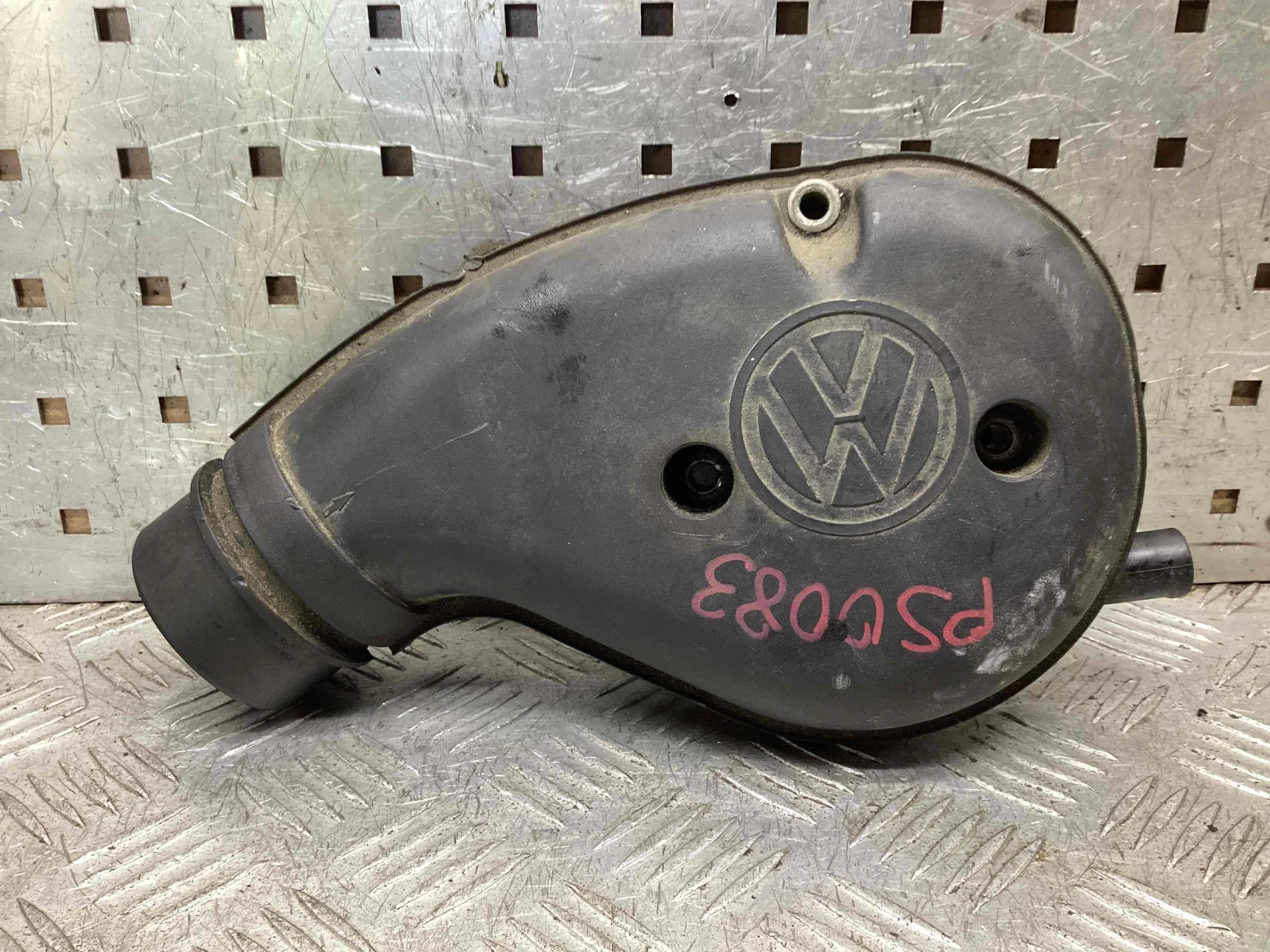 Воздуховод Volkswagen Golf Golf III (1H) 1991-1997 1995 1,8 Бензин АКПП Хэтчбек 3дв.