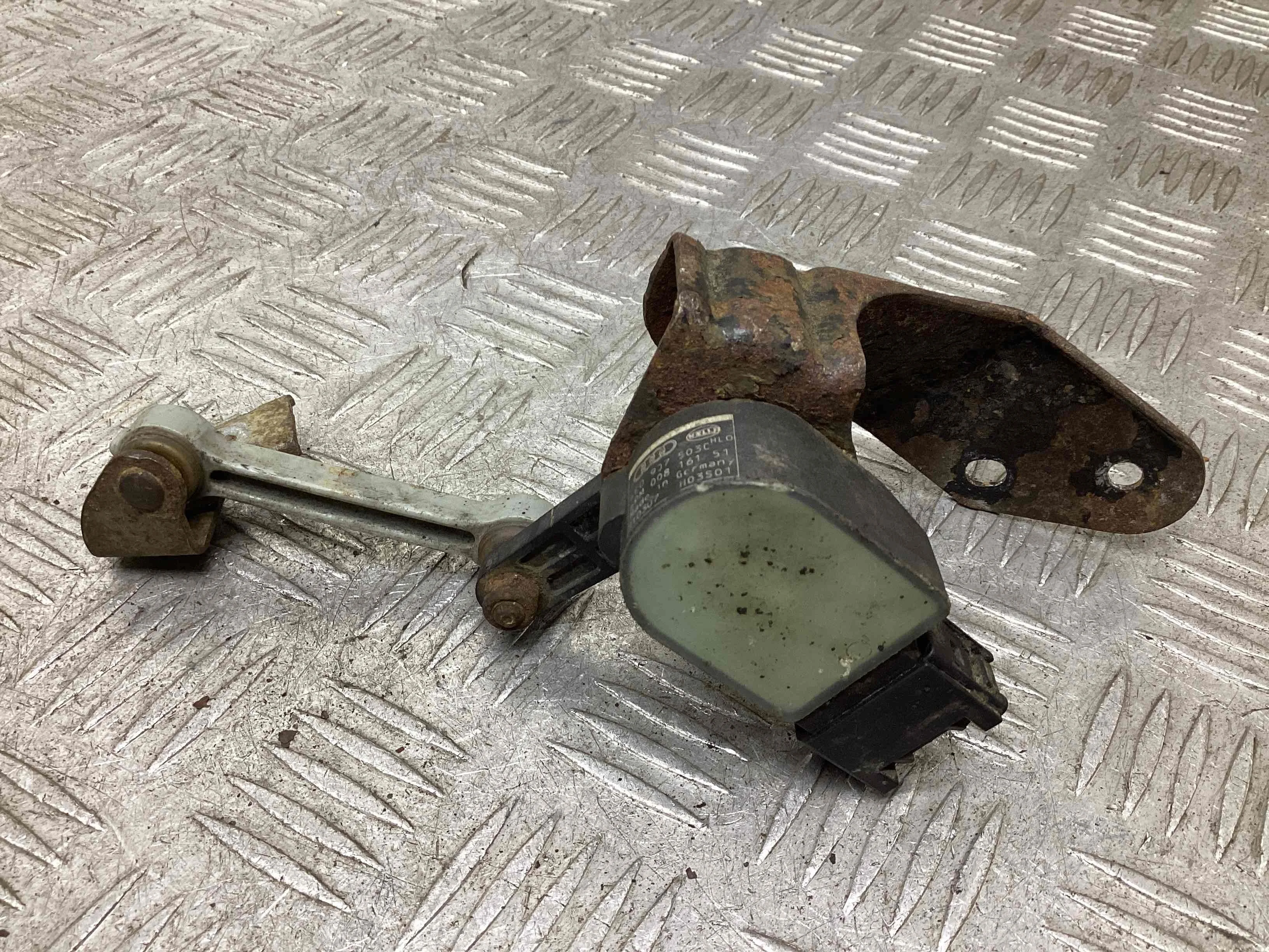 Датчик положения кузова Volkswagen Phaeton Phaeton (3D) 2002-2016 2005