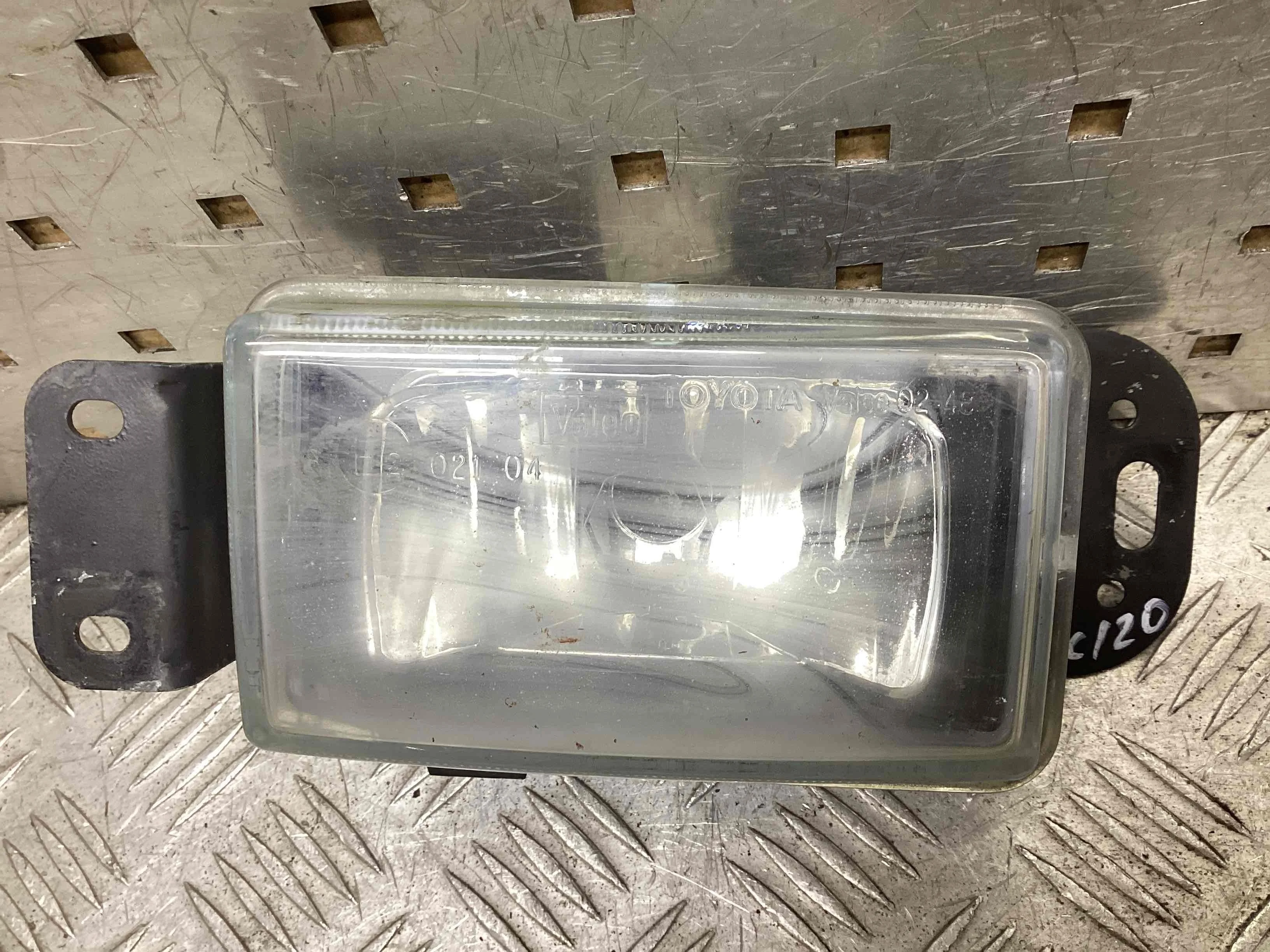 Фара противотуманная левая Toyota Corolla Corolla (E120) 2001-2007 2004 1,4 Бензин МКПП 5ст. Хэтчбек 5дв.