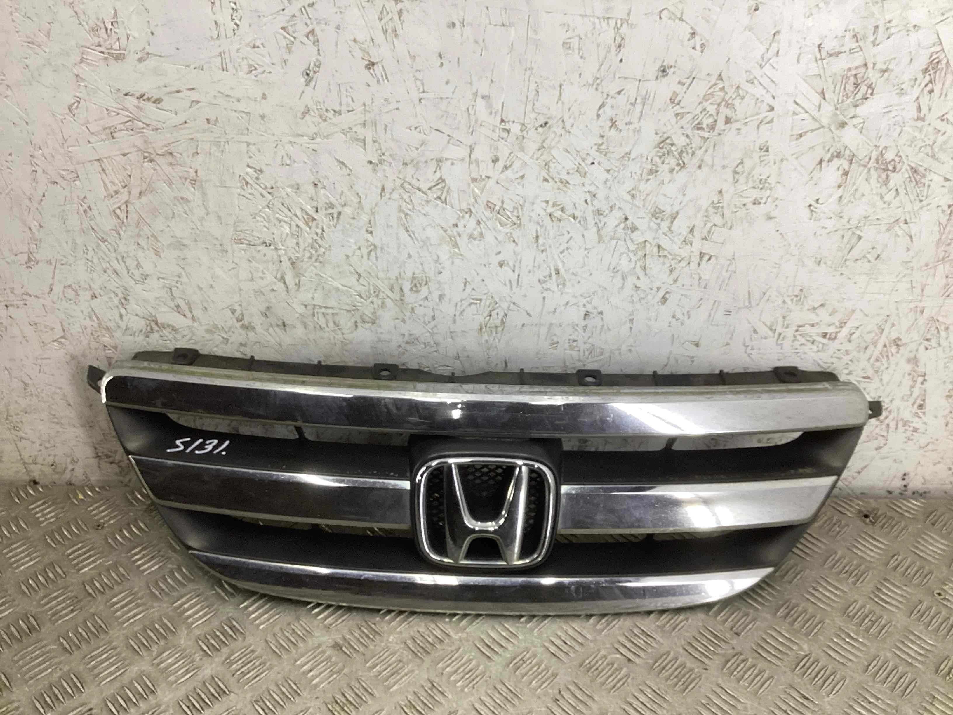 Решетка радиатора Honda FR-V FR-V (BE) 2005-2009 2005 1,7 Бензин МКПП 5ст. Минивэн.