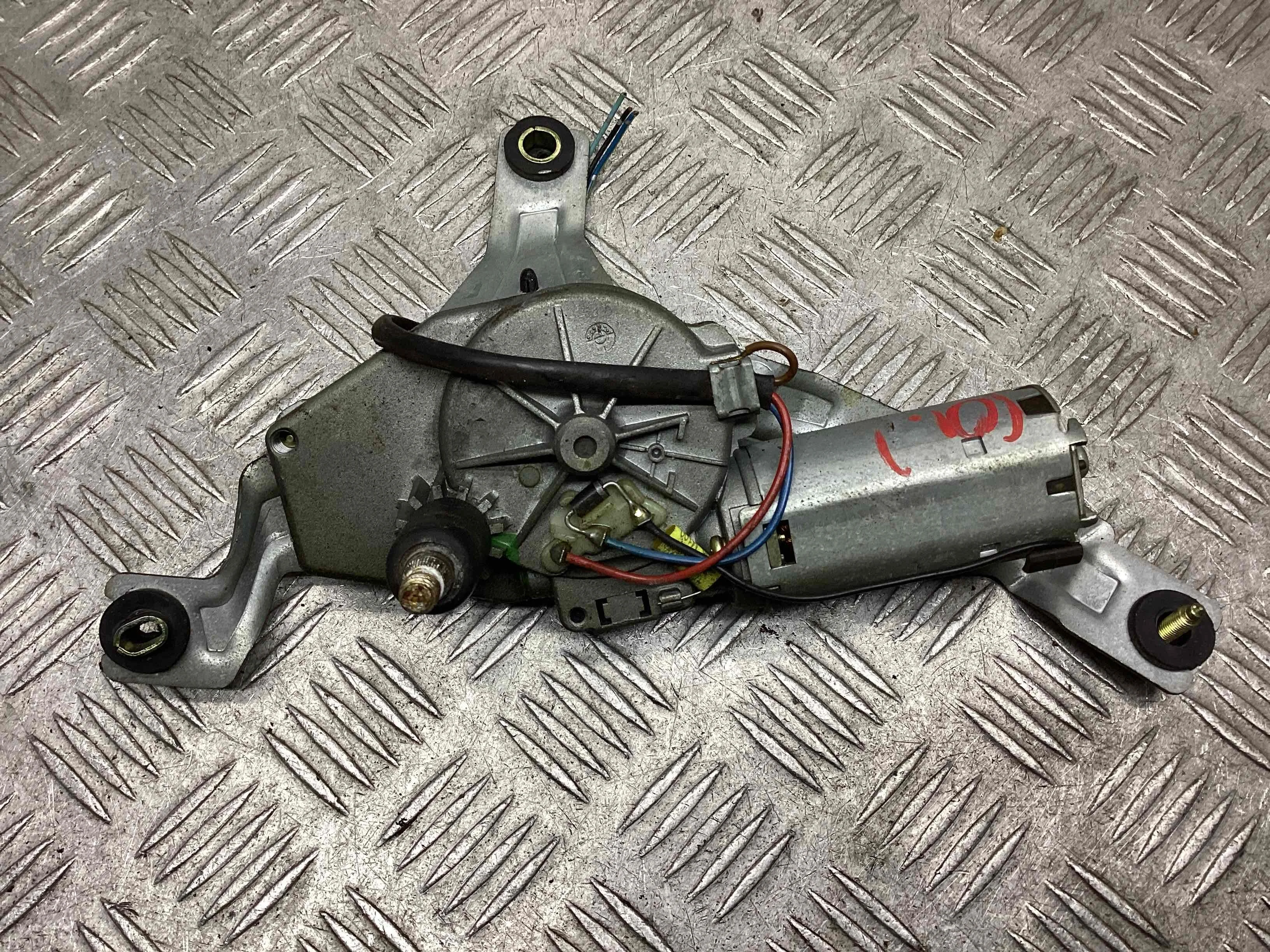 Моторчик заднего стеклоочистителя (дворника) Nissan Almera Almera II (N16) 2000-2006 2001 1,5 Бензин МКПП 5ст. Хэтчбек 5дв.