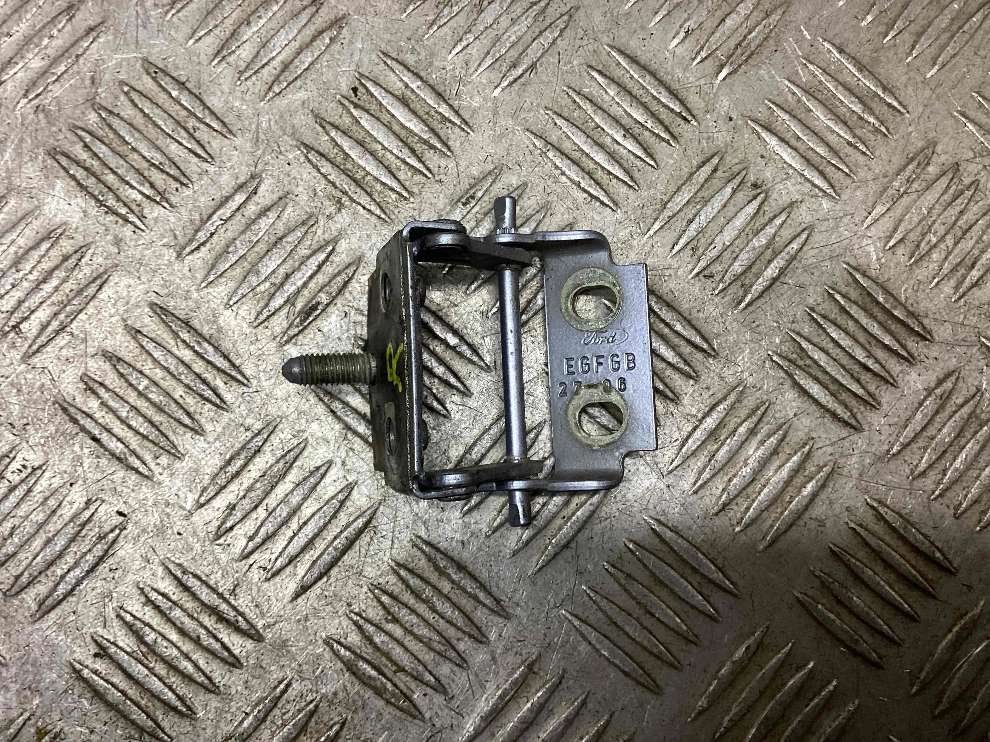 Петля крышки багажника Ford Fusion Fusion (JU) 2005-2012 рестайлинг 2006 1,4 Бензин МКПП 5ст. Хэтчбек 5дв.