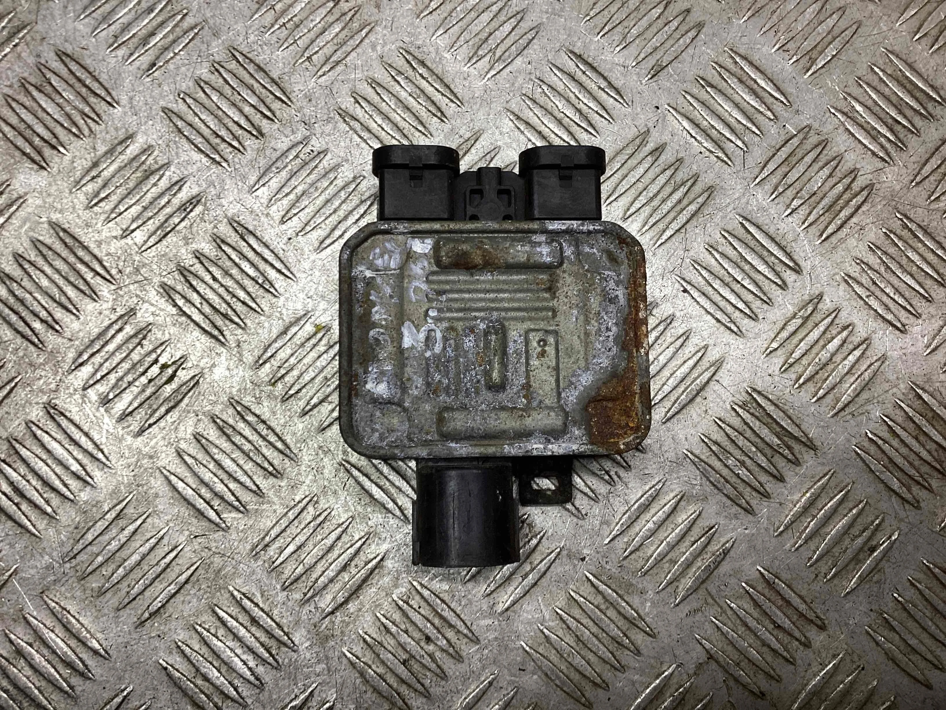 Блок управления вентилятором радиатора Ford Mondeo Mondeo III 2003-2007 рестайлинг 2005