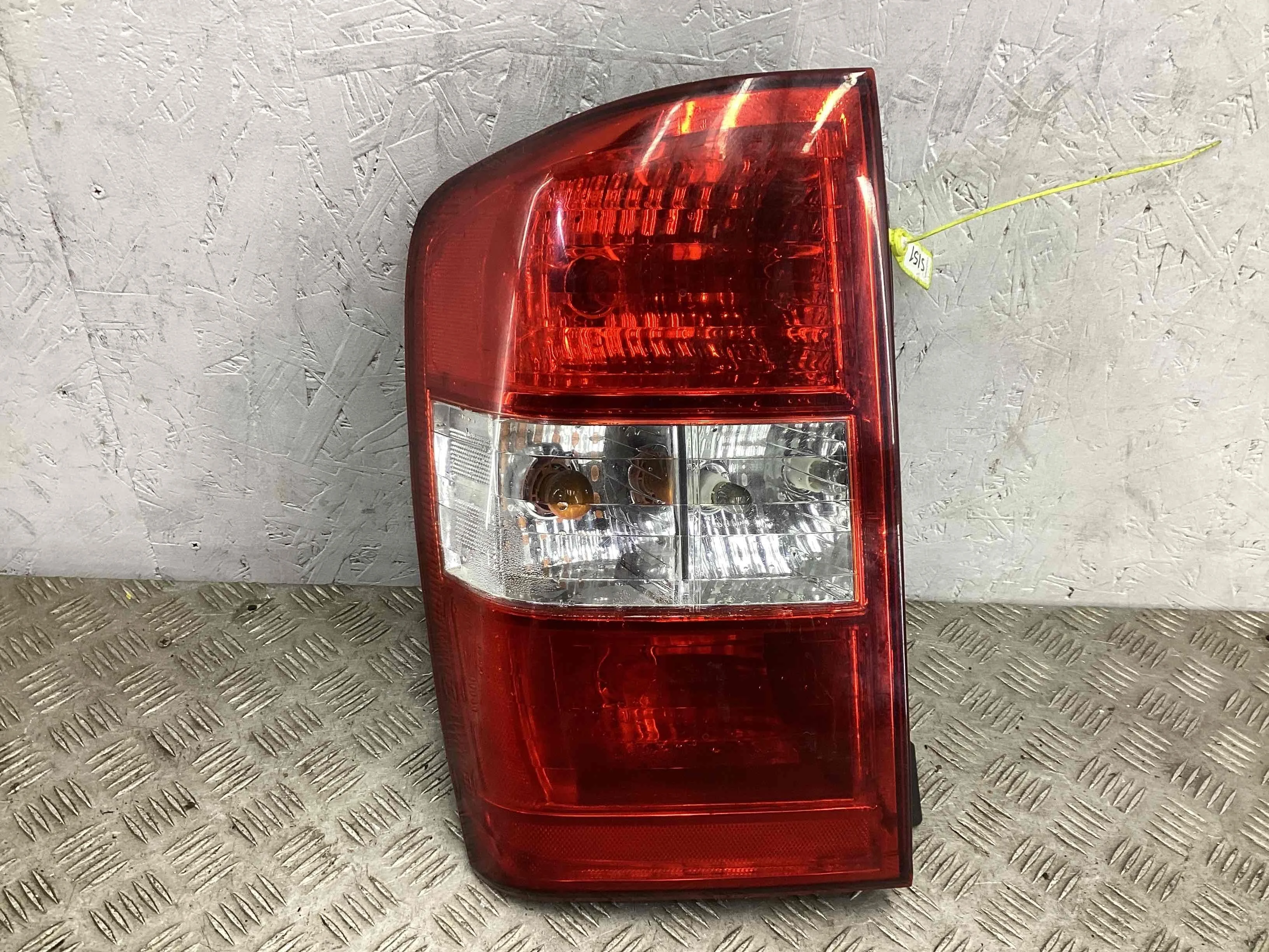 Фонарь задний левый Kia Carnival Carnival II (VQ) 2006-2014 2006 2,9 Дизель МКПП 5ст. Минивэн.