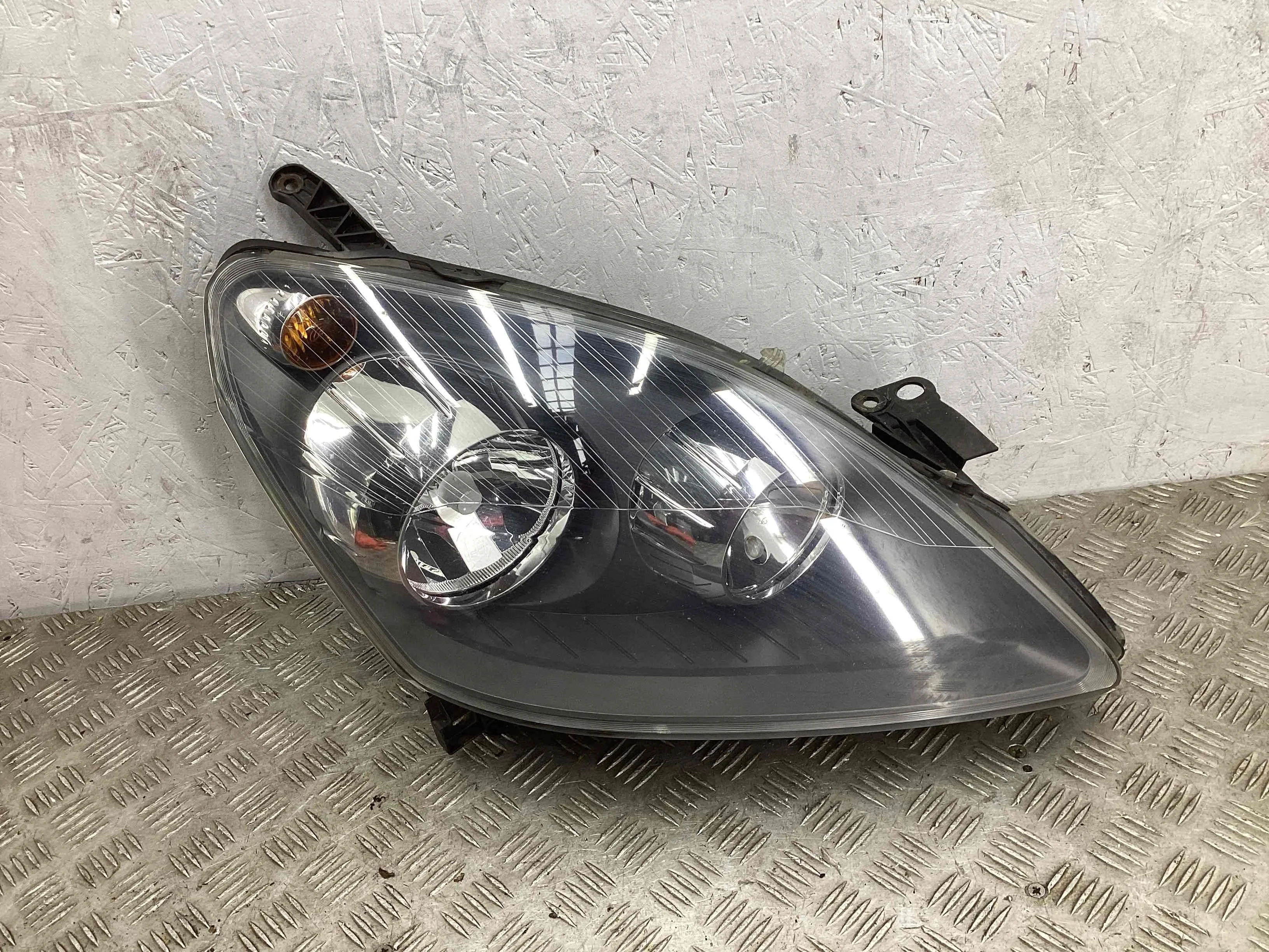 Фара правая Opel Zafira Zafira B 2005-2008 2007 1,8 Бензин МКПП Минивэн.