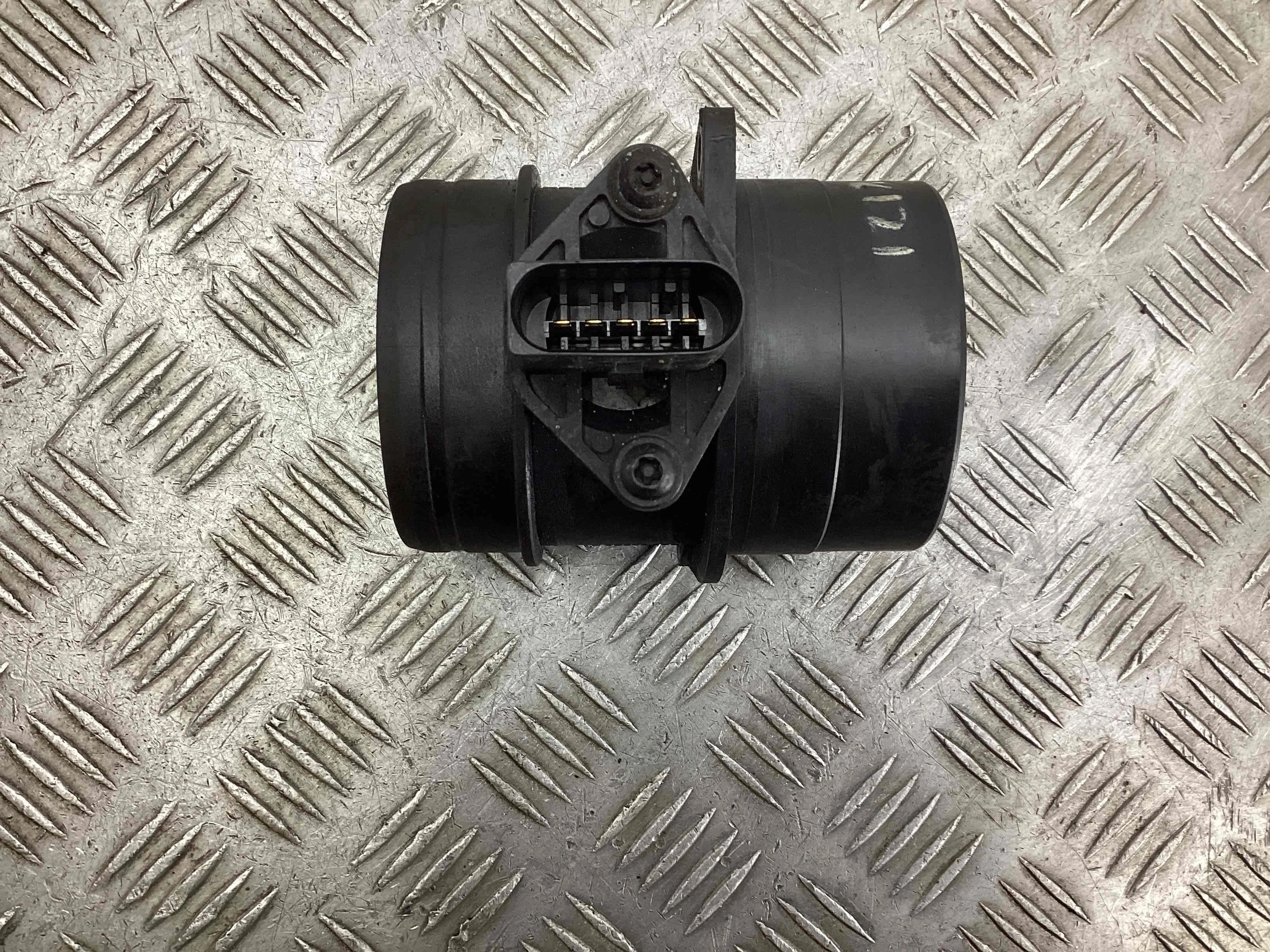 Расходомер воздуха Volkswagen Touareg Touareg I (7L) 2002-2006 2006 2,5 Дизель МКПП 6ст. Внедорожник.