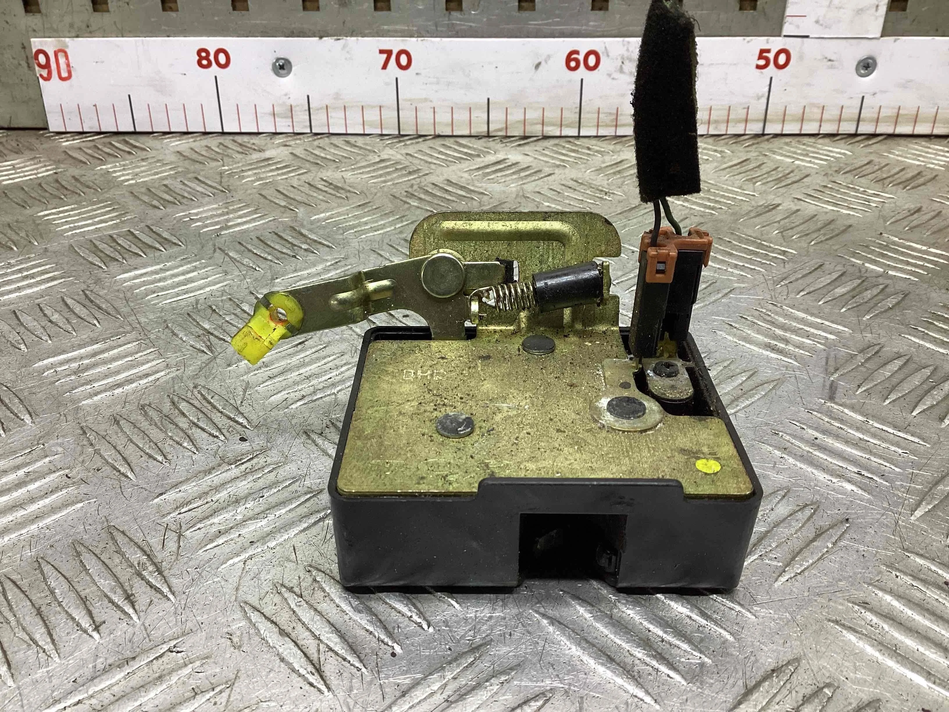 Замок багажника Kia Carnival Carnival II (VQ) 2006-2014 2006 2,9 Дизель МКПП 5ст. Минивэн.