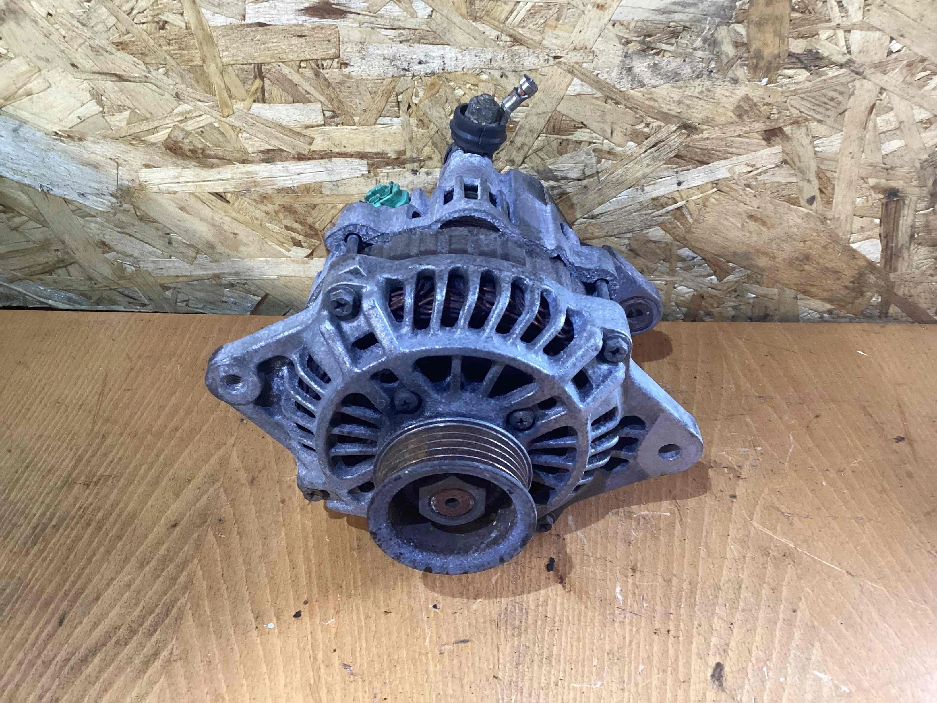 Генератор Subaru Forester Forester I (S10) 1997-2002 1999 2,0 Бензин АКПП Универсал.