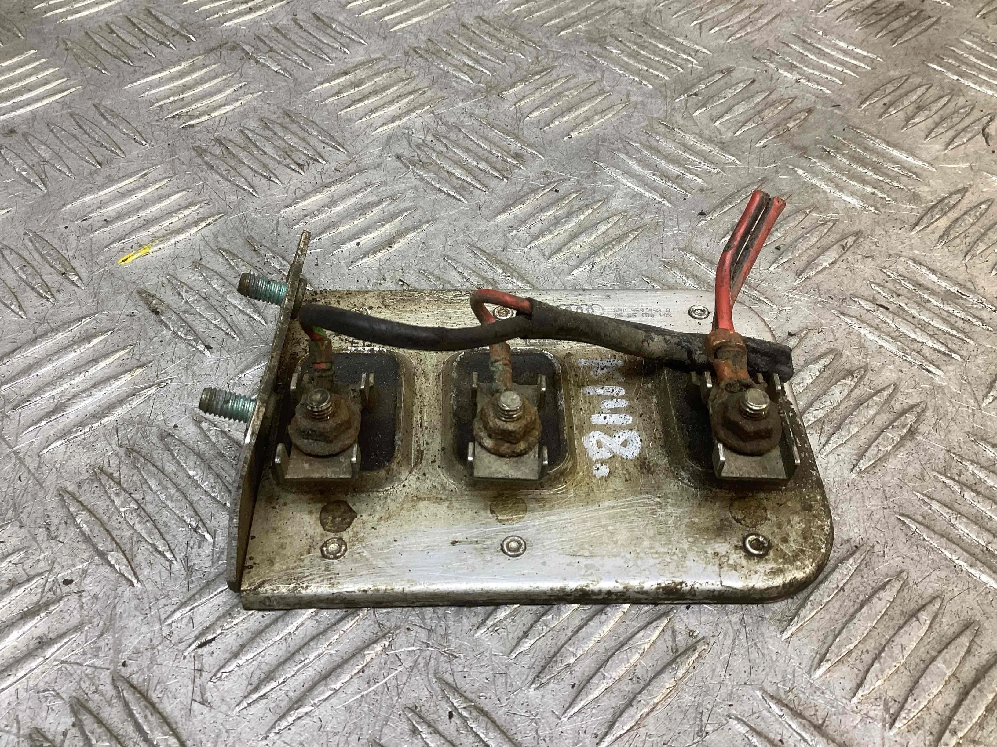 Реле вентилятора Audi A6 A6 C5 (4B) 2001-2004 рестайлинг 2001 2,5 Дизель АКПП Седан.