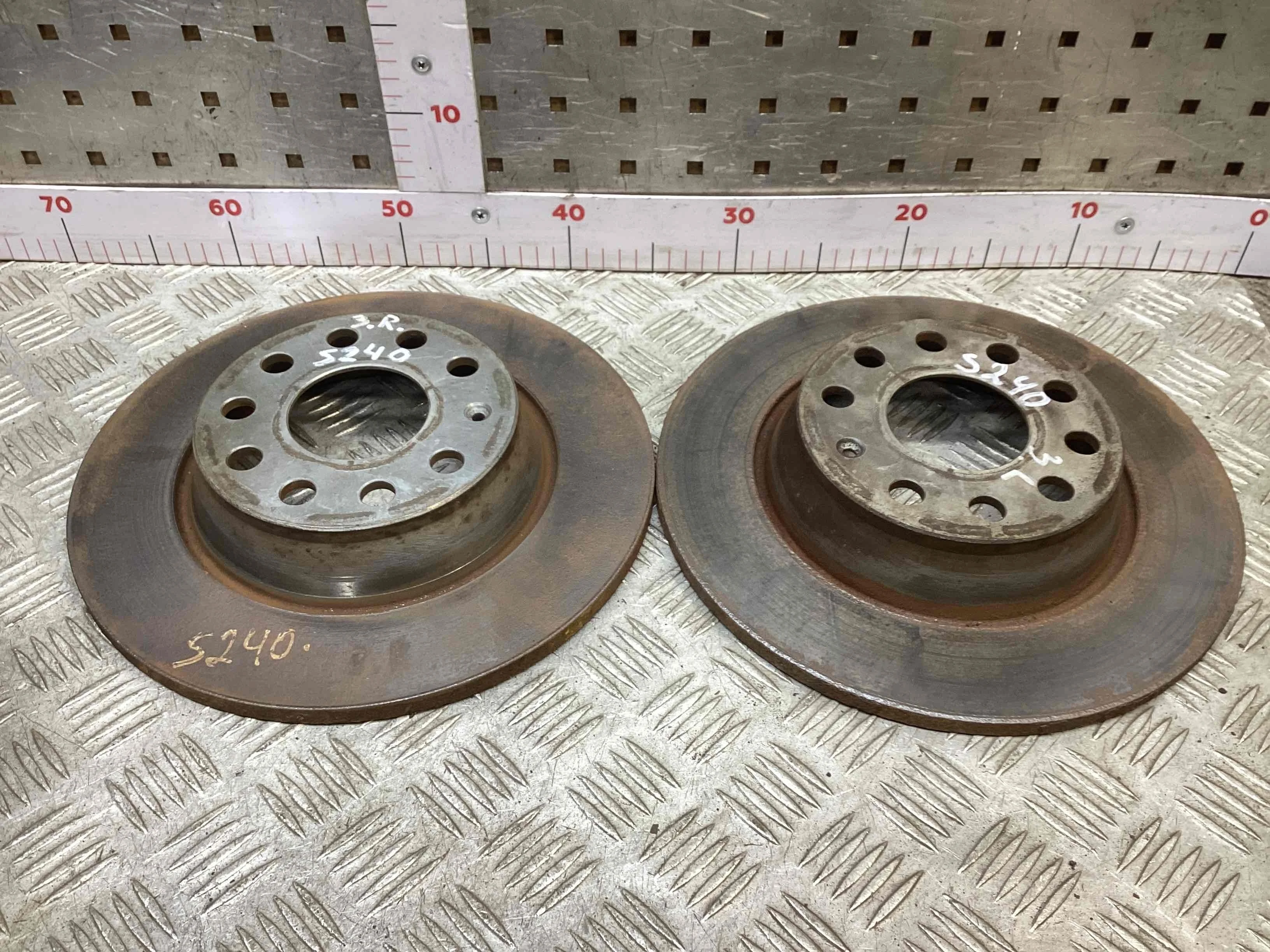 Диск тормозной задний Volkswagen Passat Passat B6 (3C) 2005-2010 2006 1,9 Дизель МКПП Универсал.