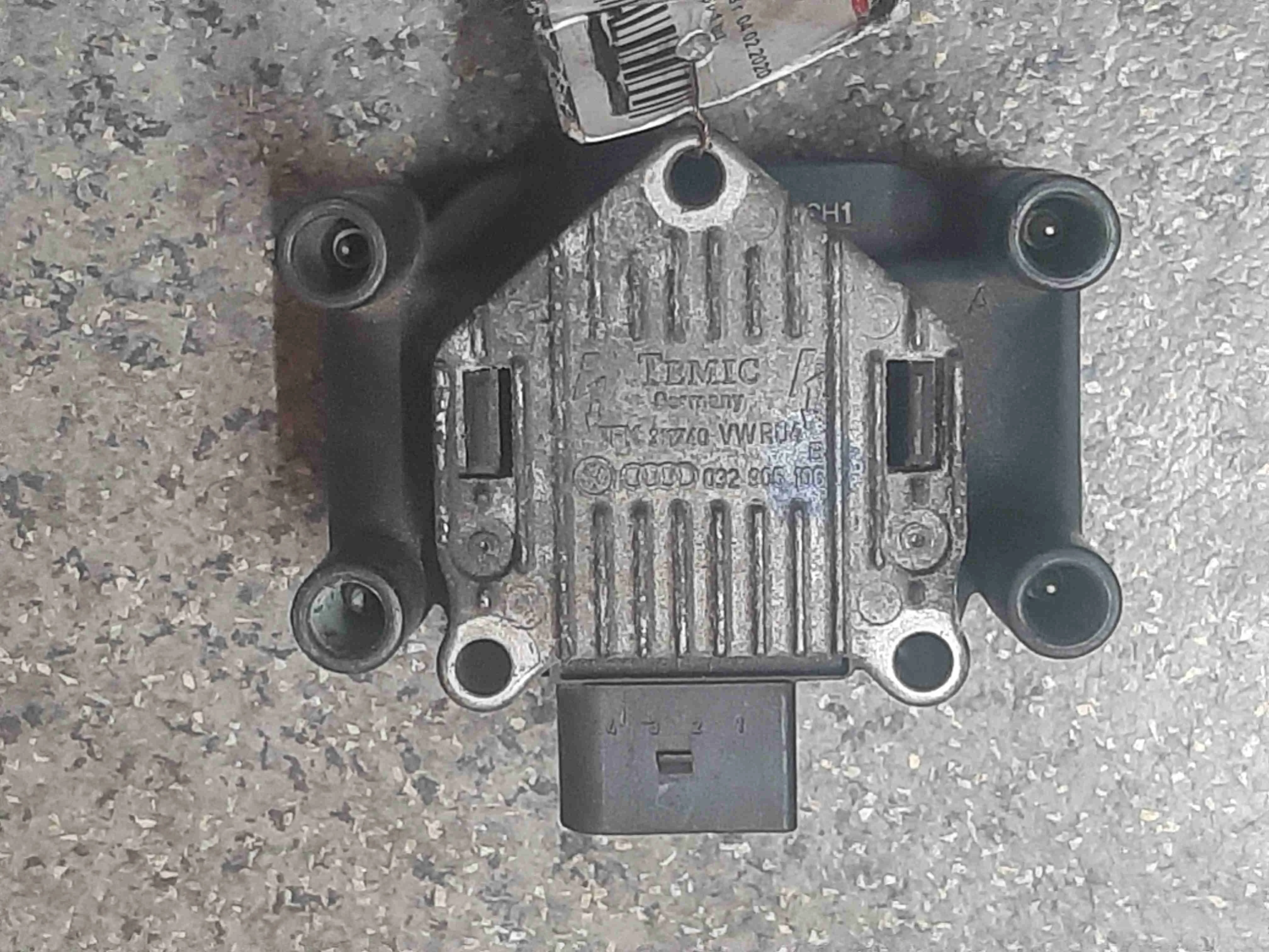 Катушка зажигания Volkswagen Golf Golf IV (1J) 1997-2004 1998 1,4 Бензин МКПП Хэтчбек.