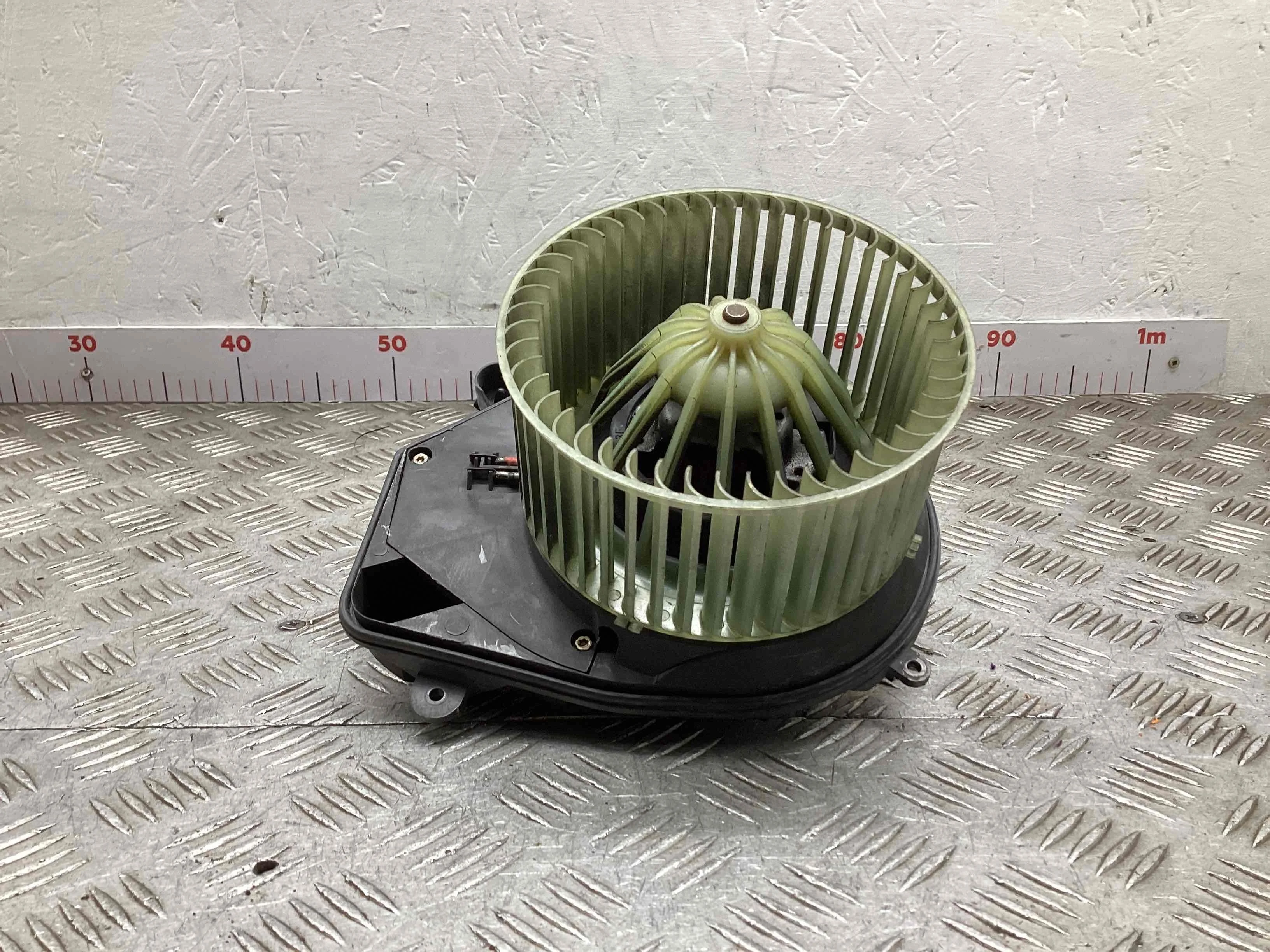 Моторчик печки Volkswagen Passat Passat B5 (3B) 1996-2000 1997 1,6 Бензин МКПП 5ст. Седан.