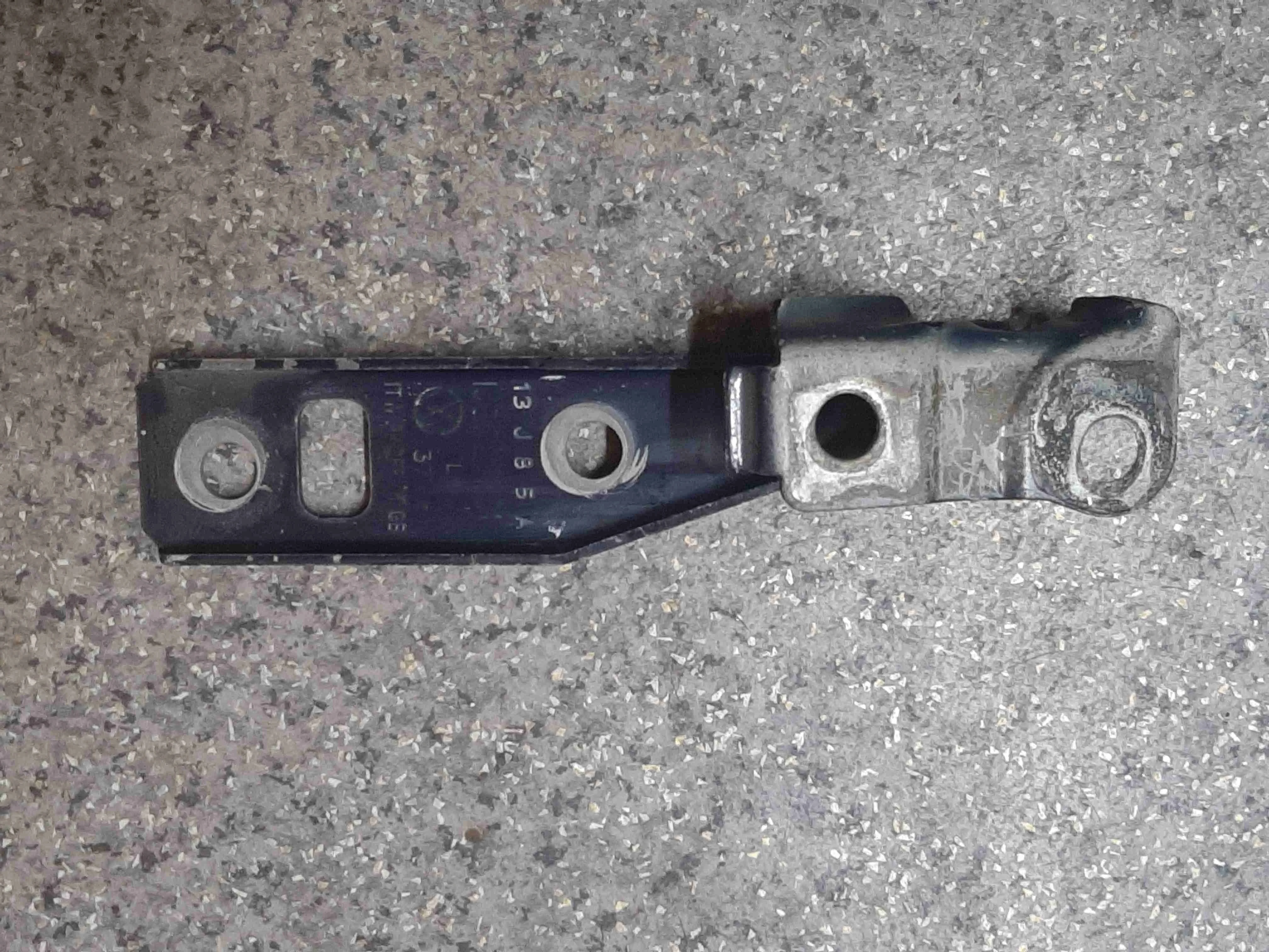 Петля капота левая Volkswagen Golf Golf IV (1J) 1997-2004 1999